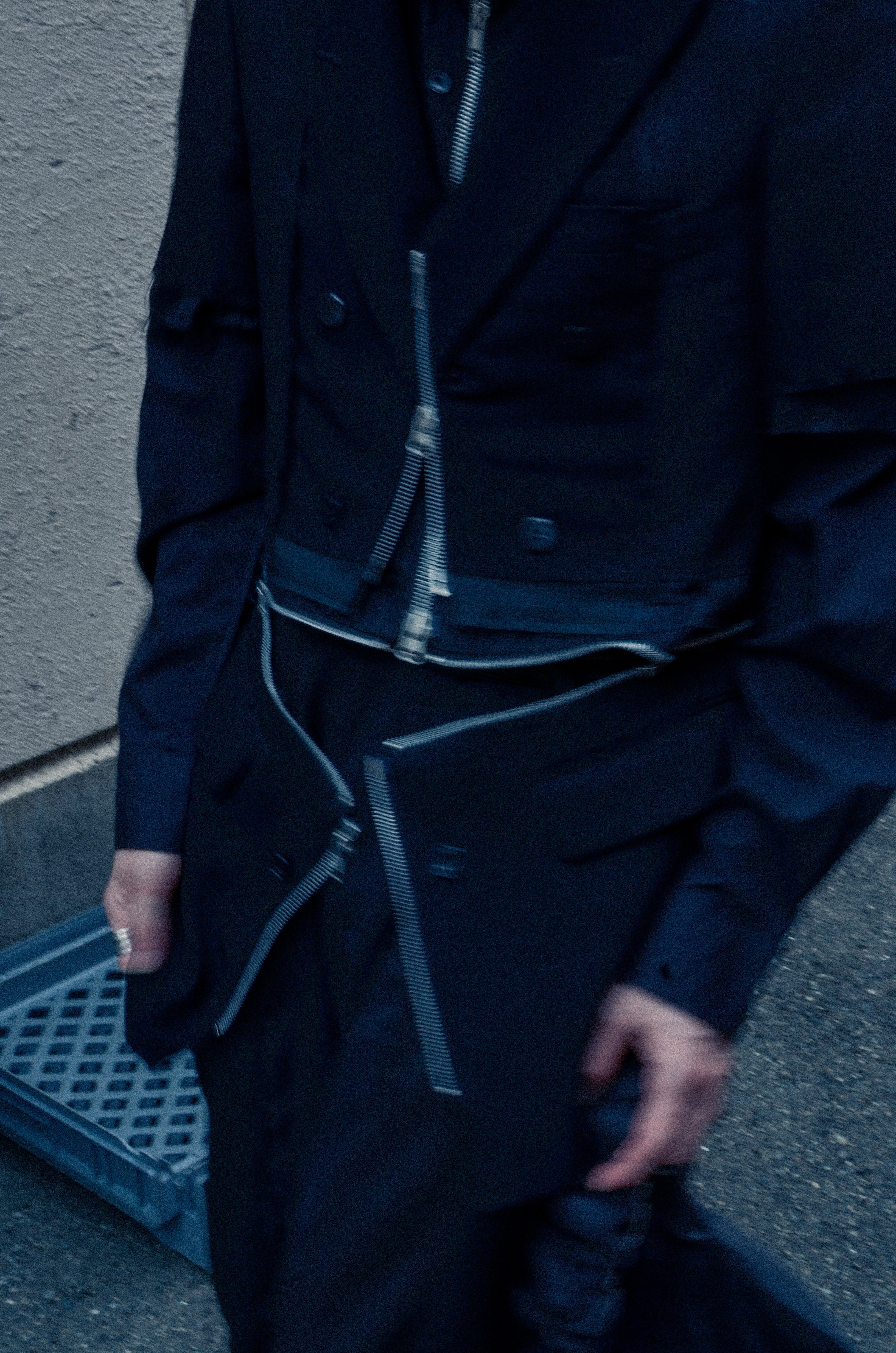 BLACK ITEMS – IDENT