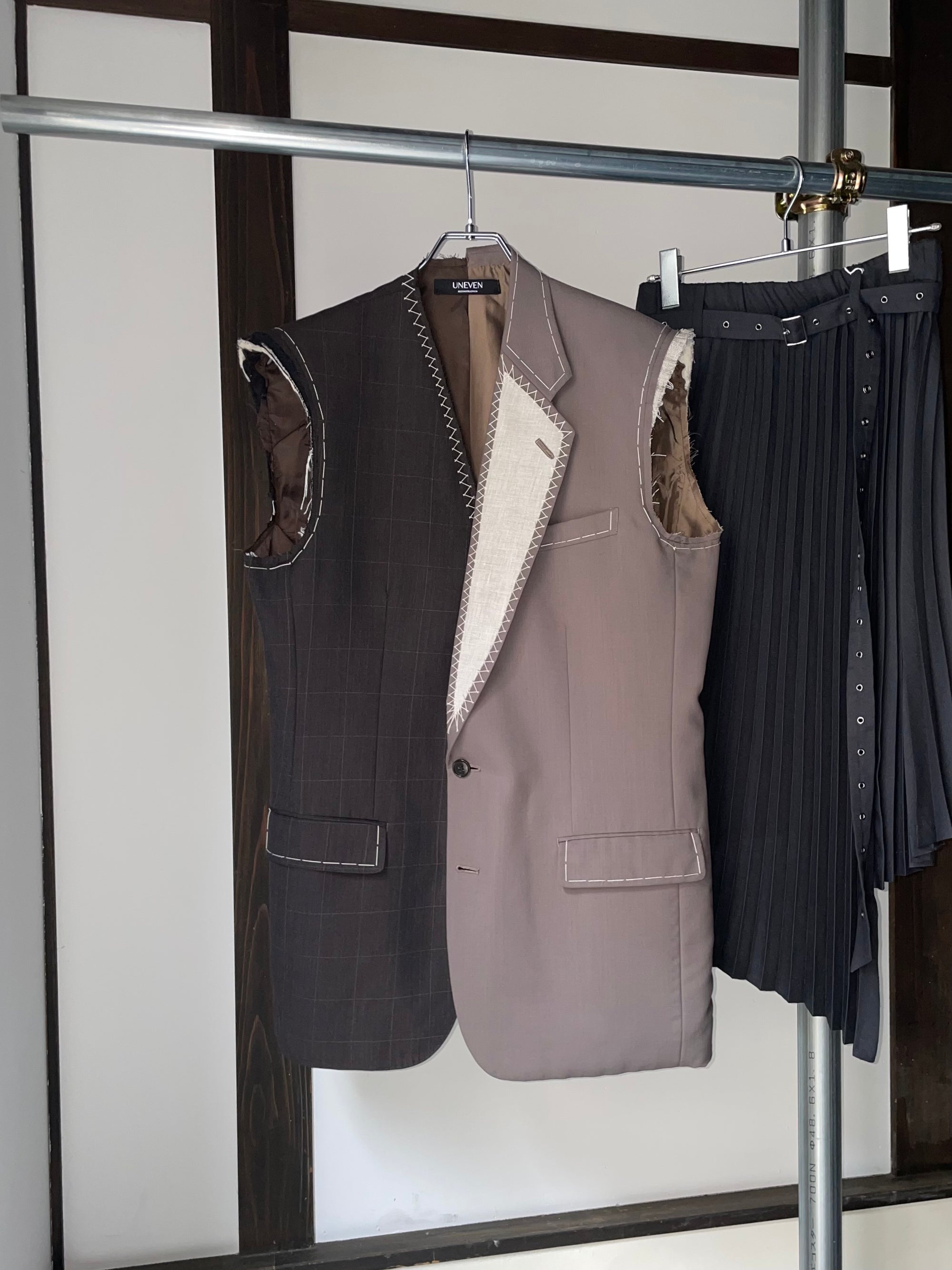 RE-015/hand stitch asymmetry vest【B】