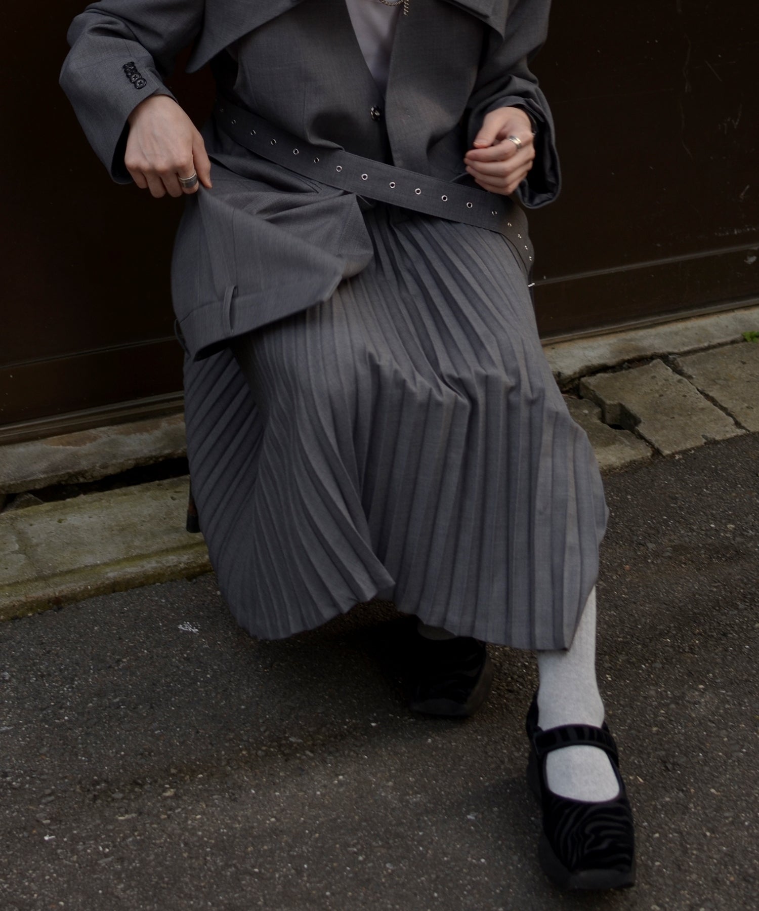 UE-003 / Asymmetrical Pleated Skirt