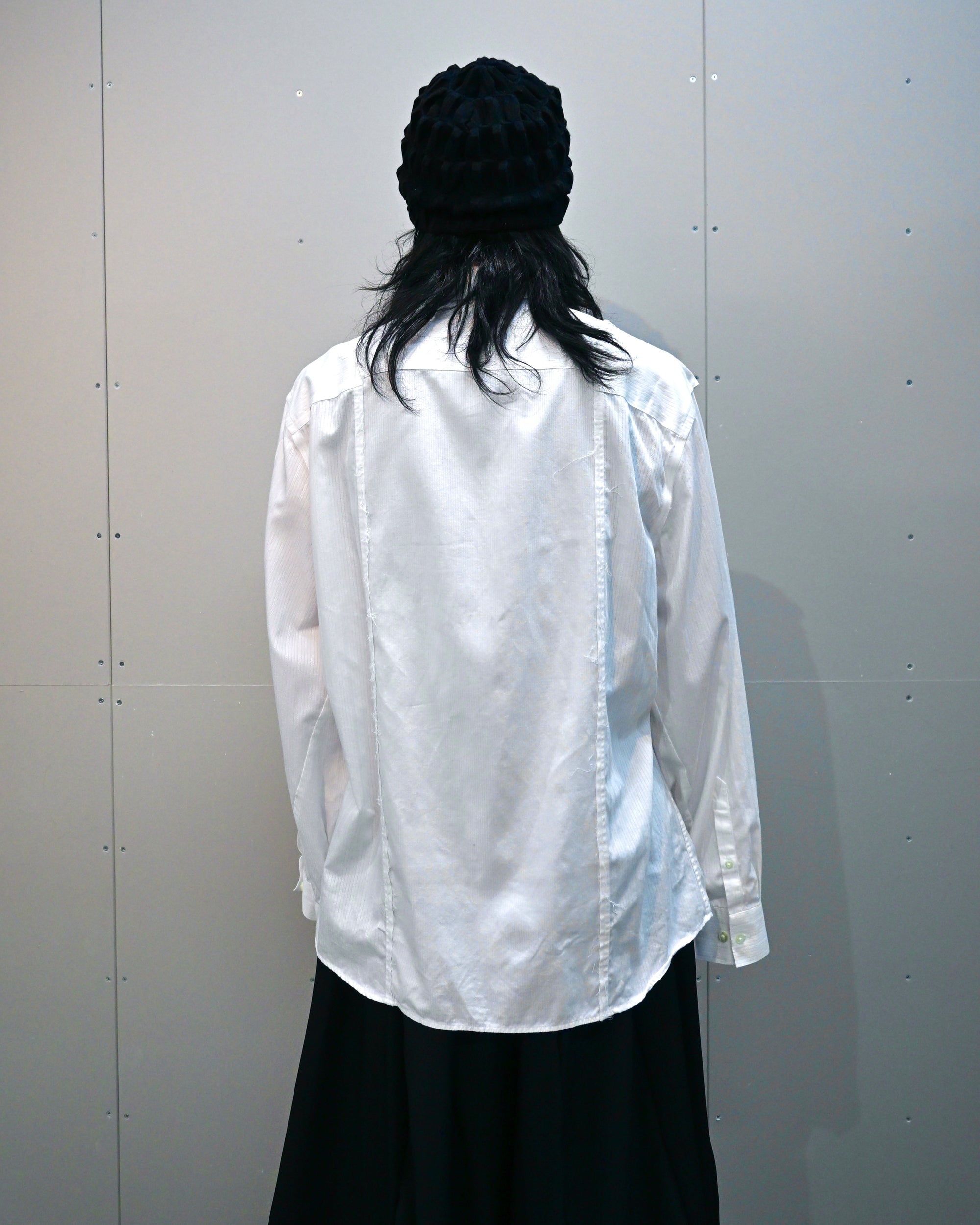 ID26-035-F / slit cape shirt【C】