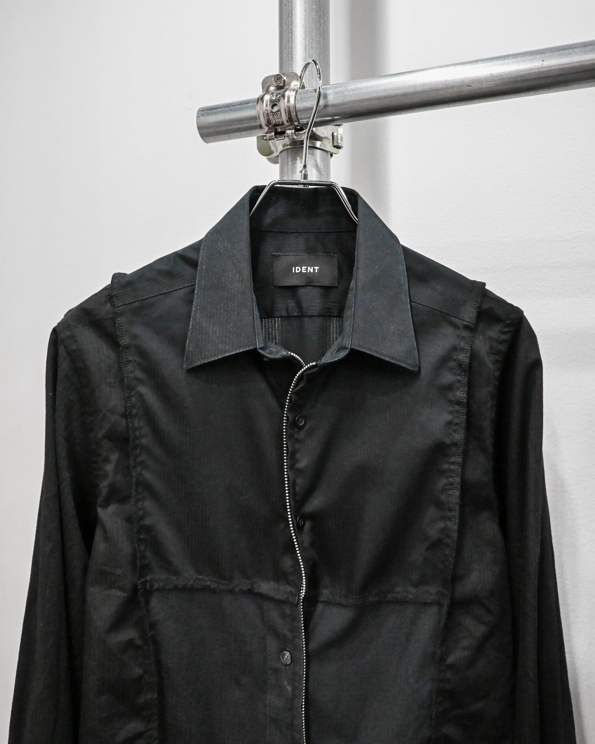 ID26−019-F / mirrored zip shirt【B】