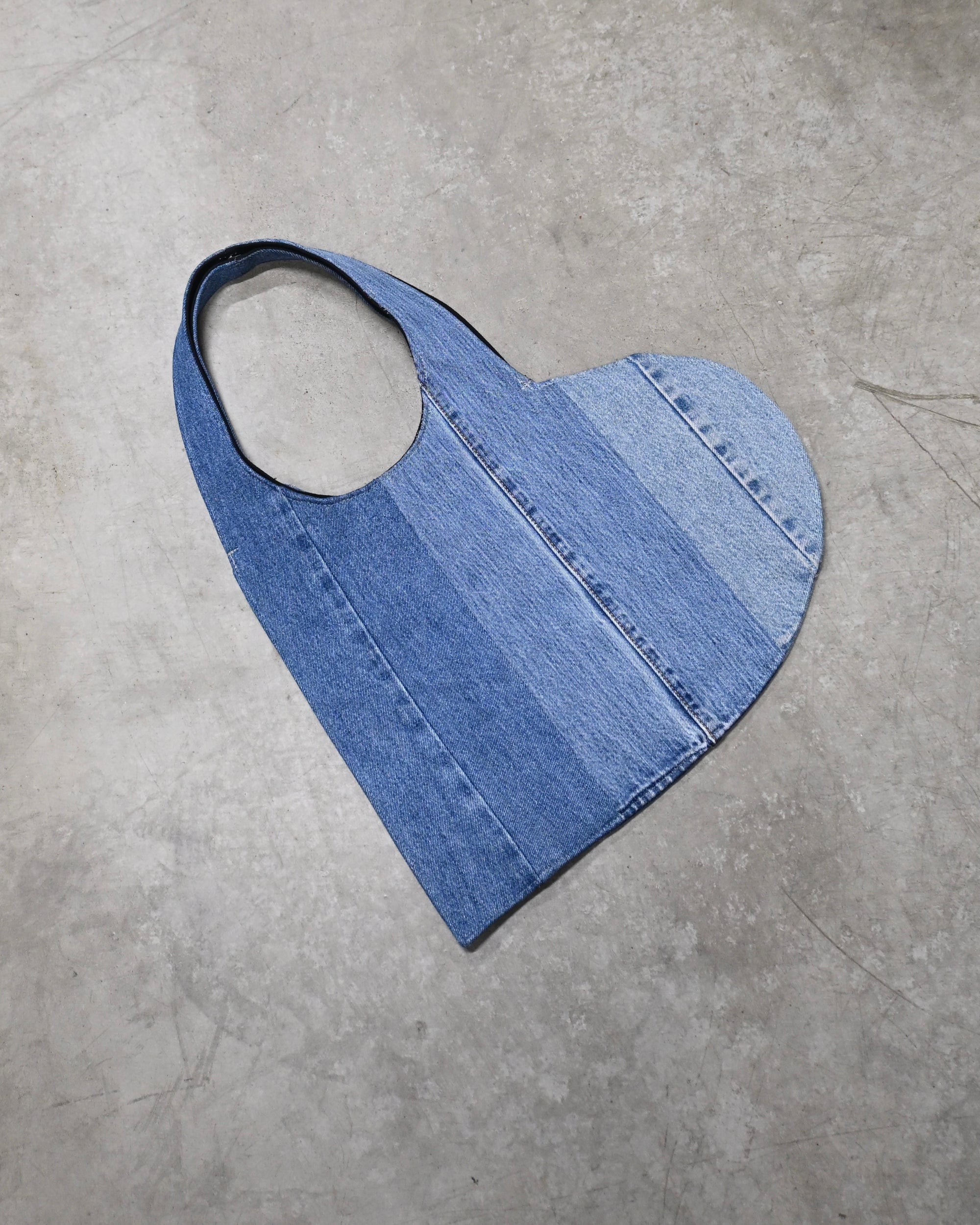 ID26-034-F /  denim heart bag【E】