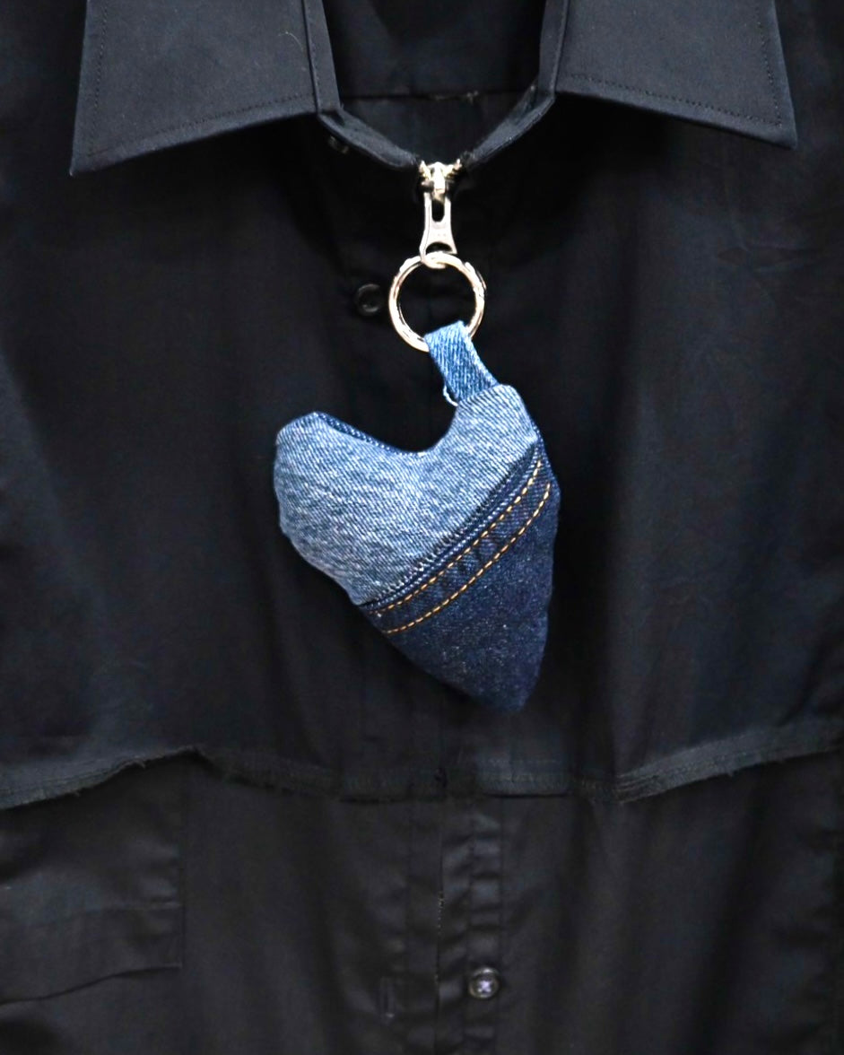 ID26-033-F /  denim heart charm【C】