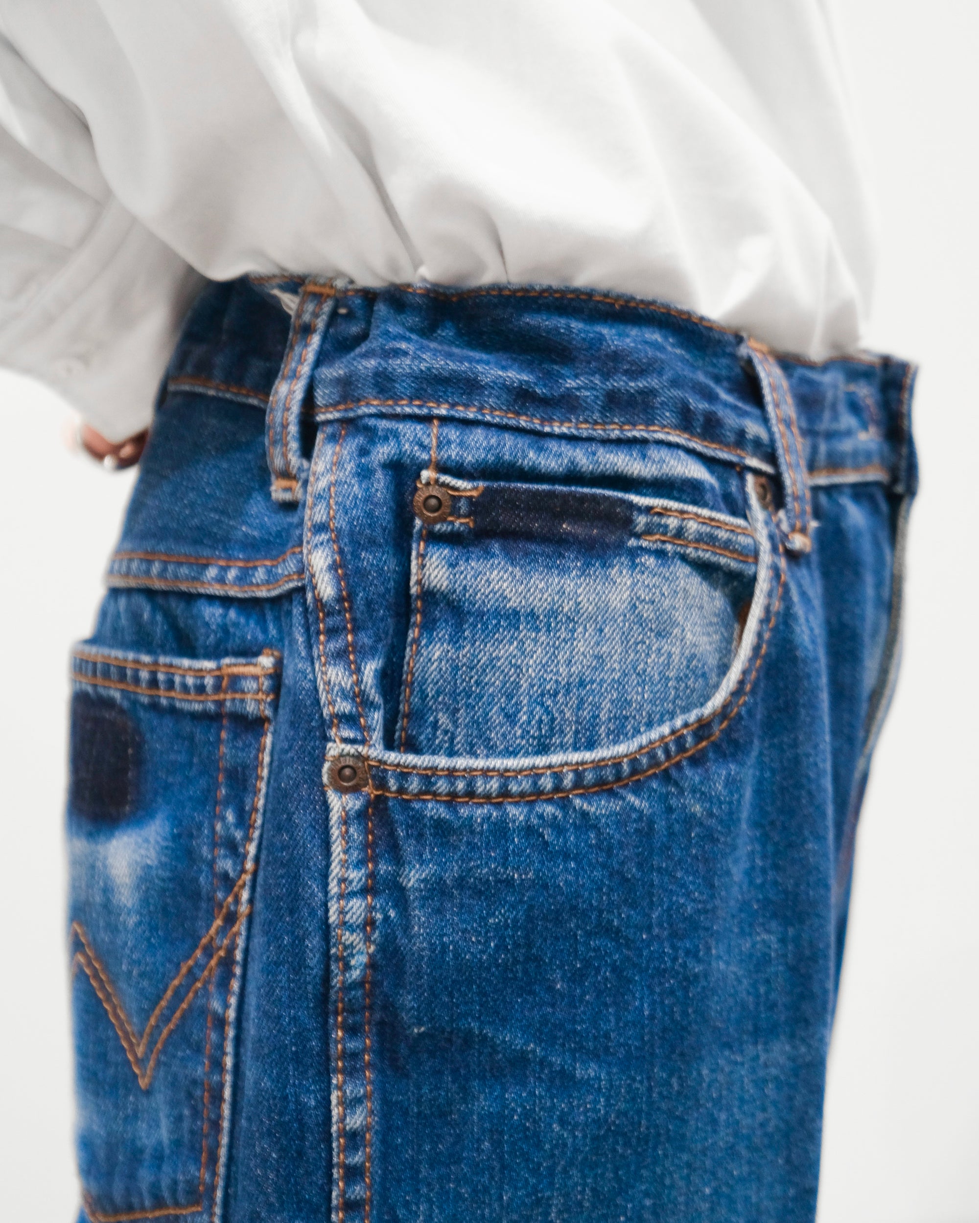 ID26-009-F / cut off straight denim【B】