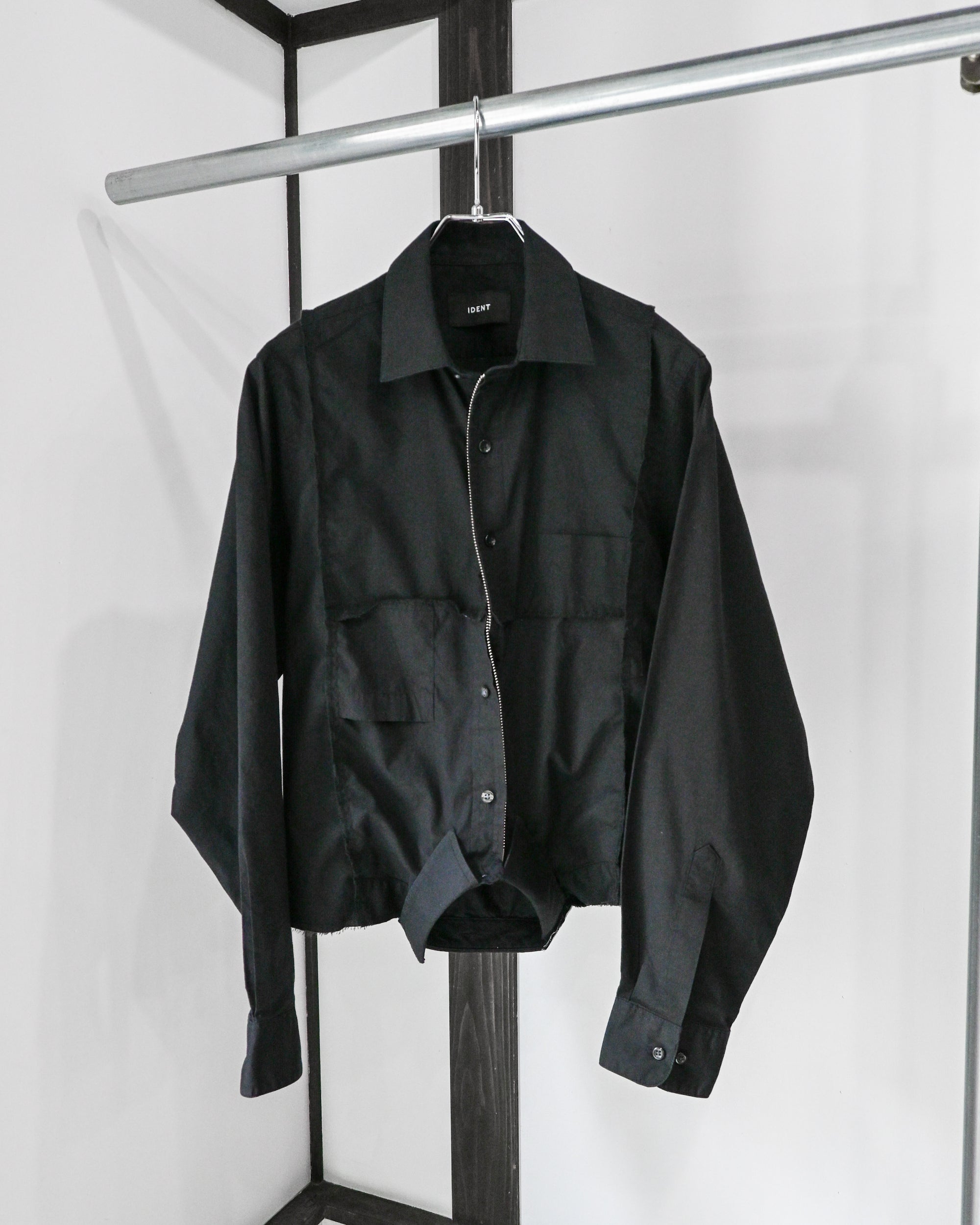 ID26−019-F / mirrored zip shirt【A】