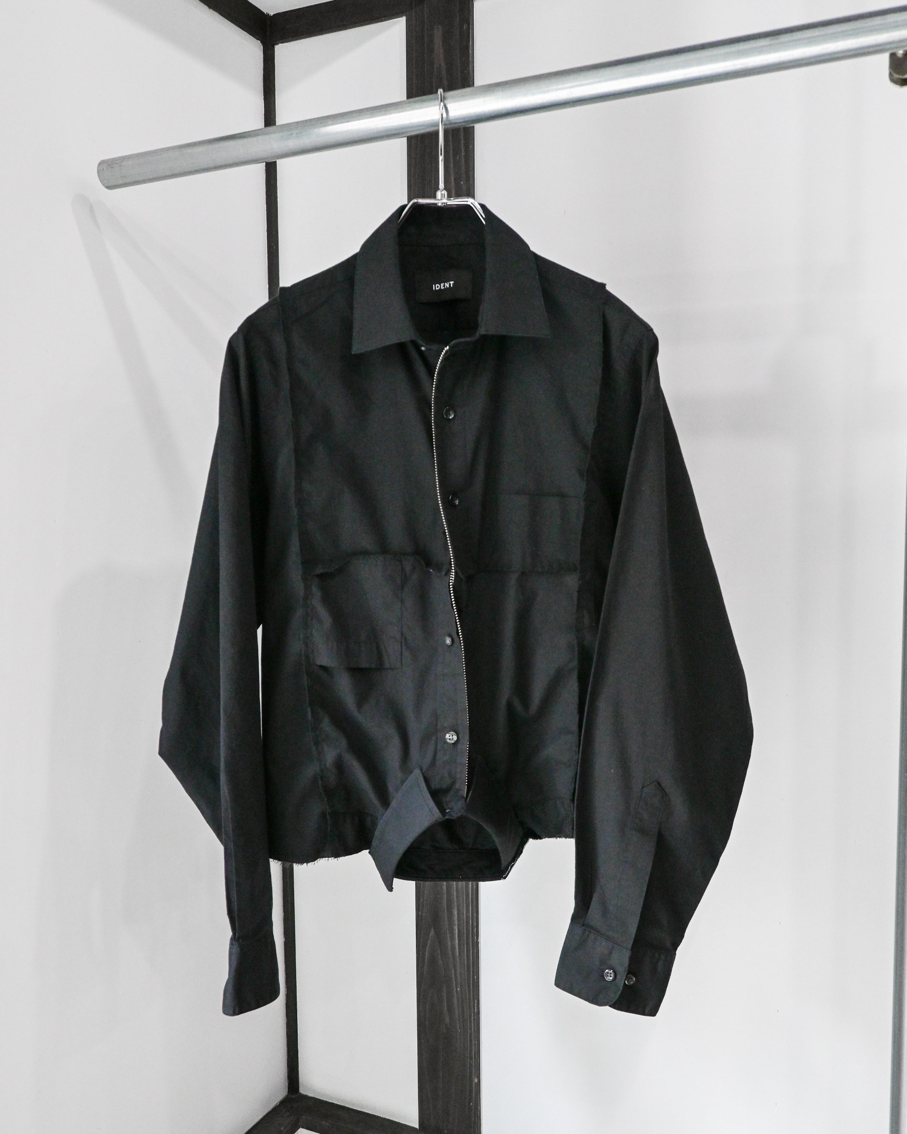 ID26−019-F / mirrored zip shirt【A】