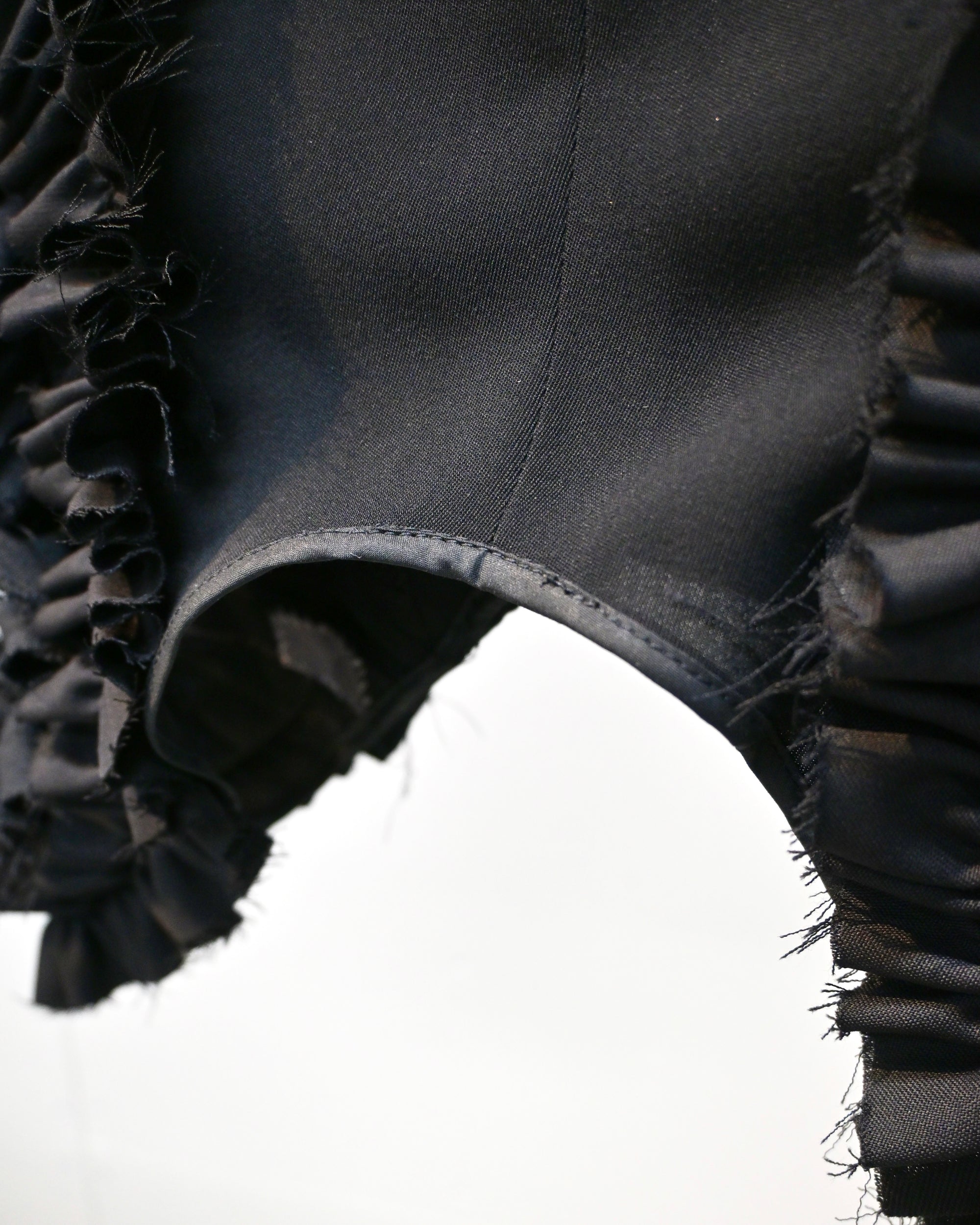 ID26-030-01-F / tailored frill harness【B】