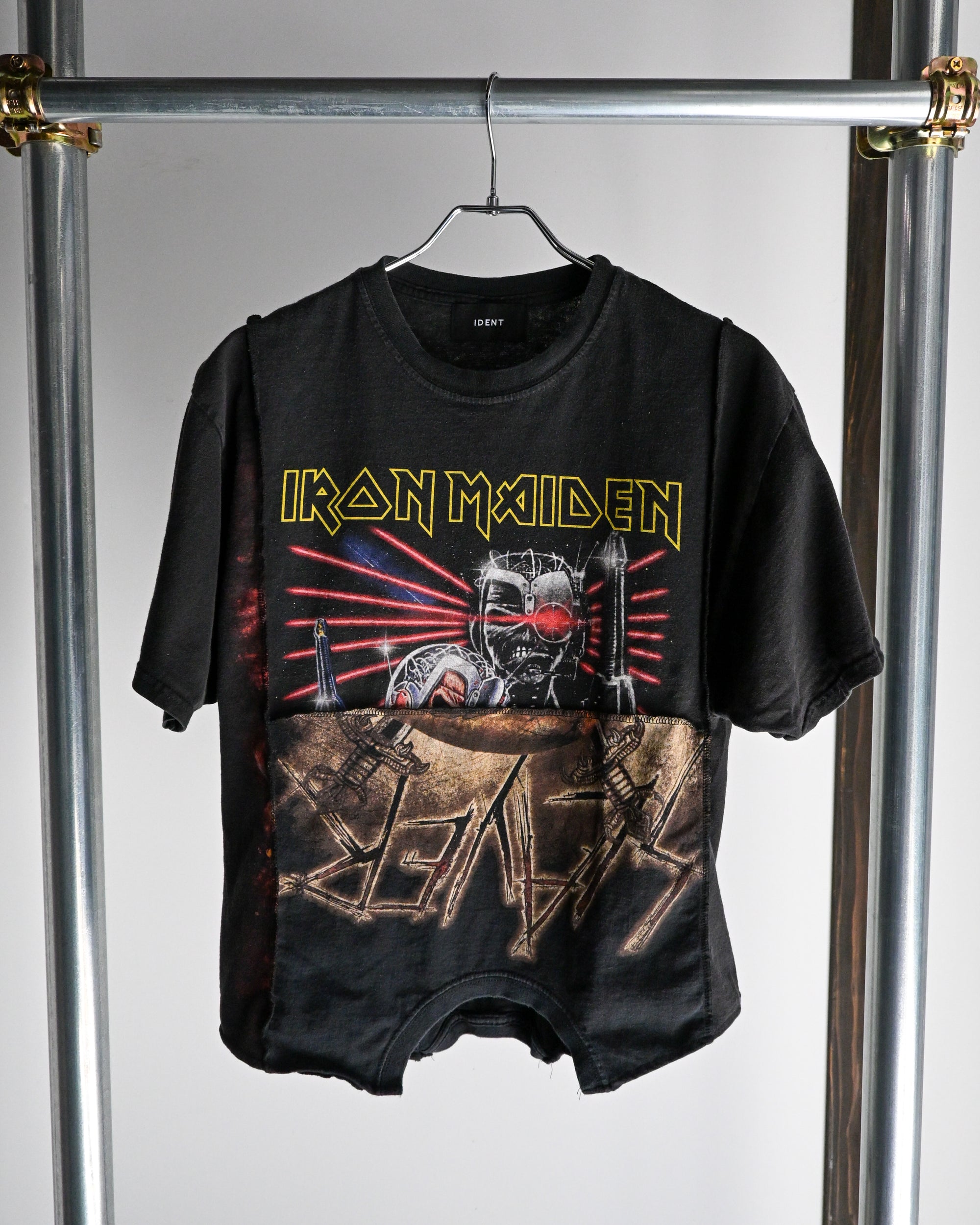 ID26−027-F / mirrored logo tee【C】