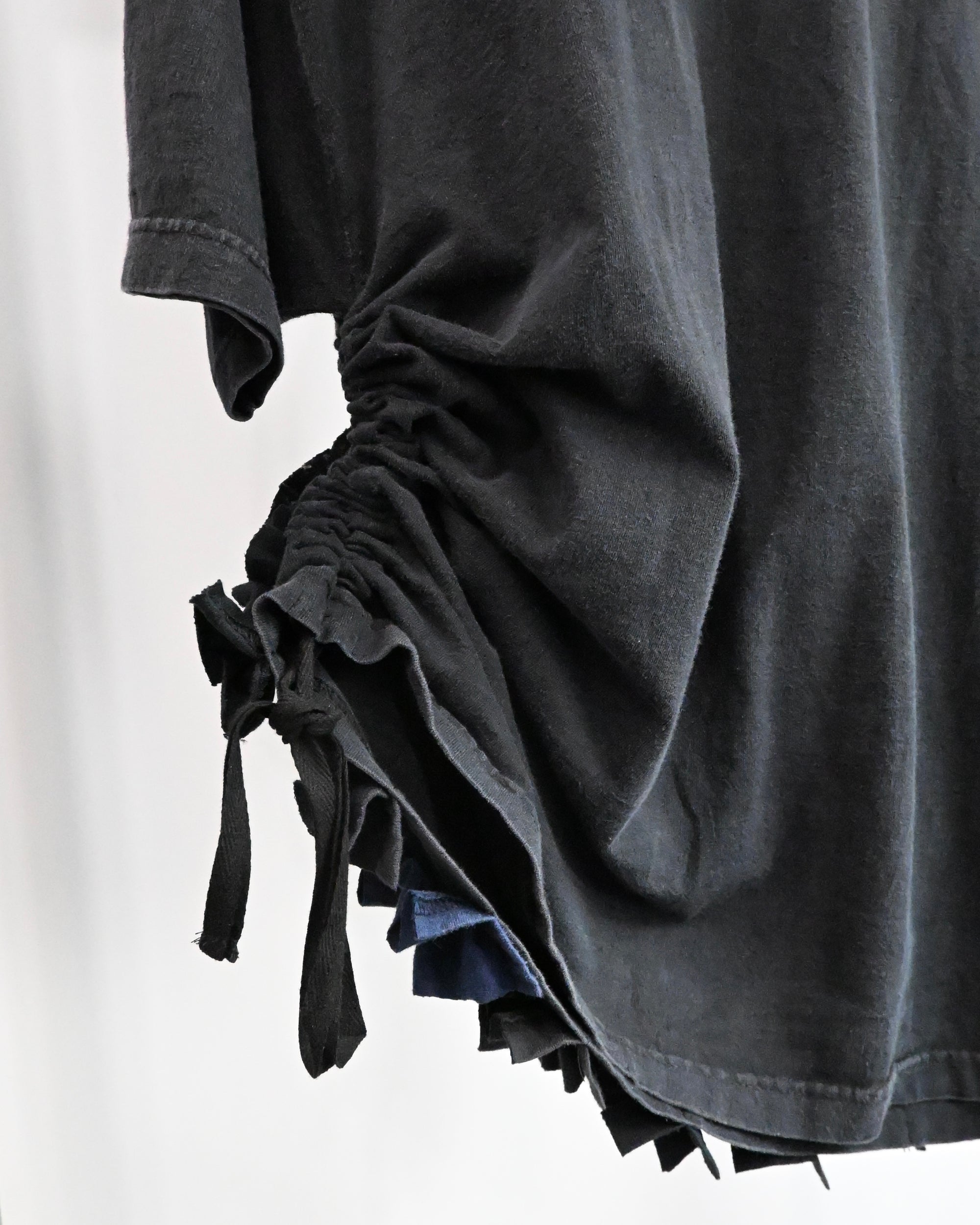 ID26−023-F / gather string frill tee【A】