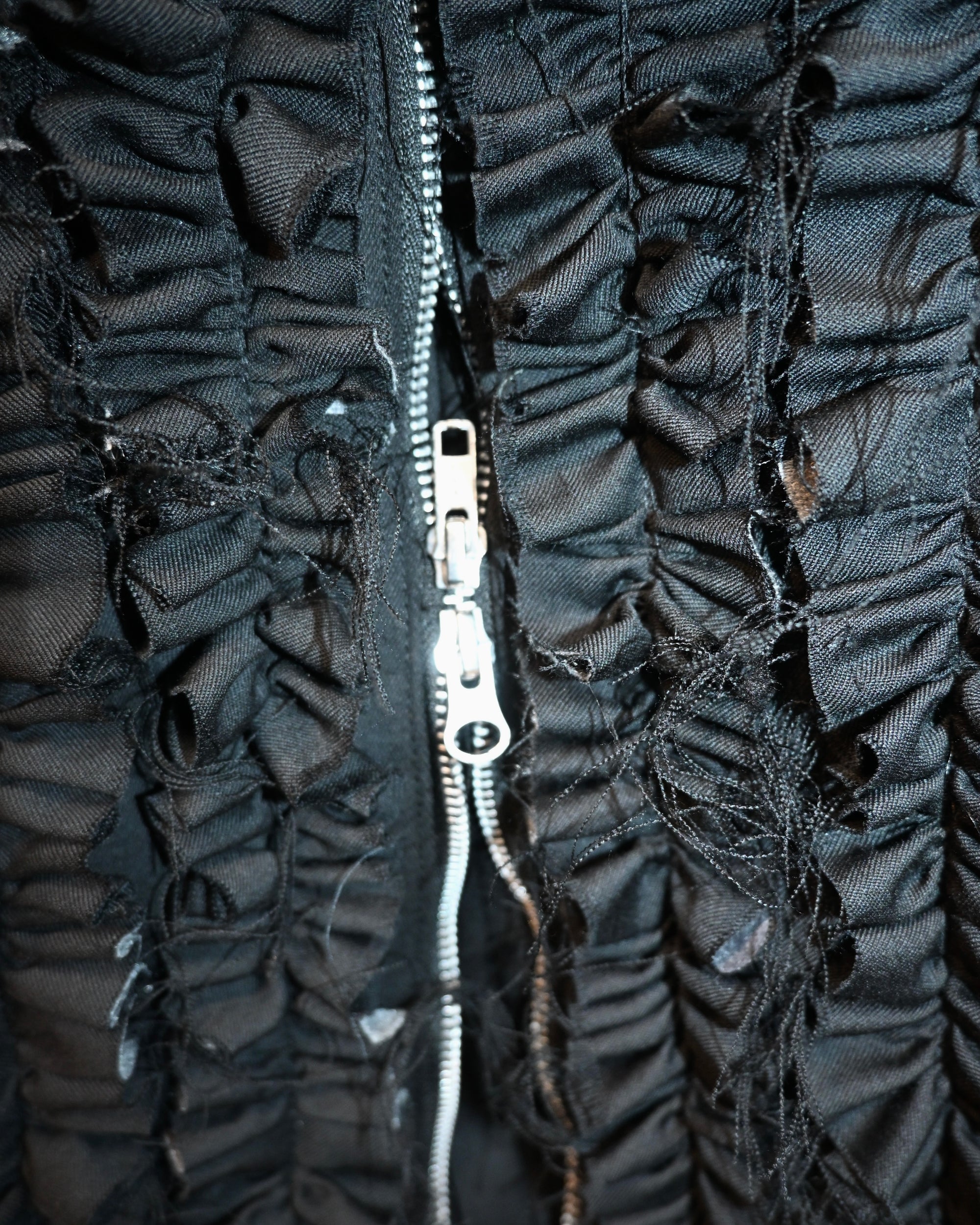 ID26-032-F / tailored frill vest【A】