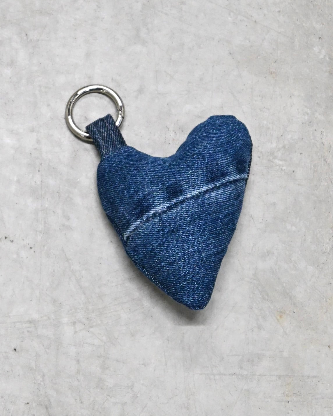 ID26-033-F /  denim heart charm【D】