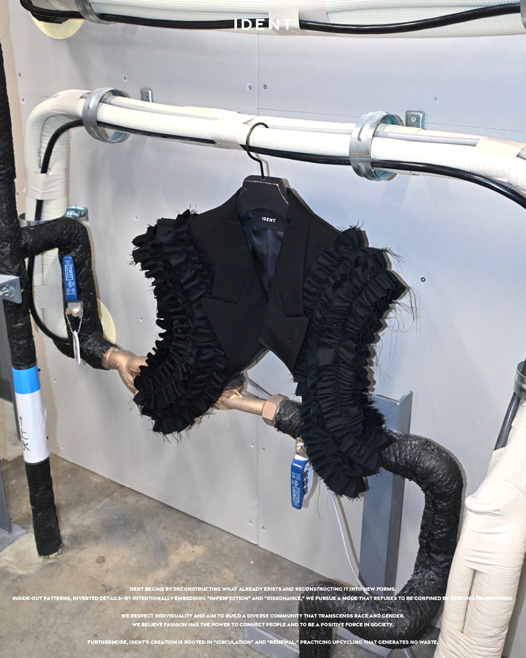 ID26-030-01-F / tailored frill harness【A】