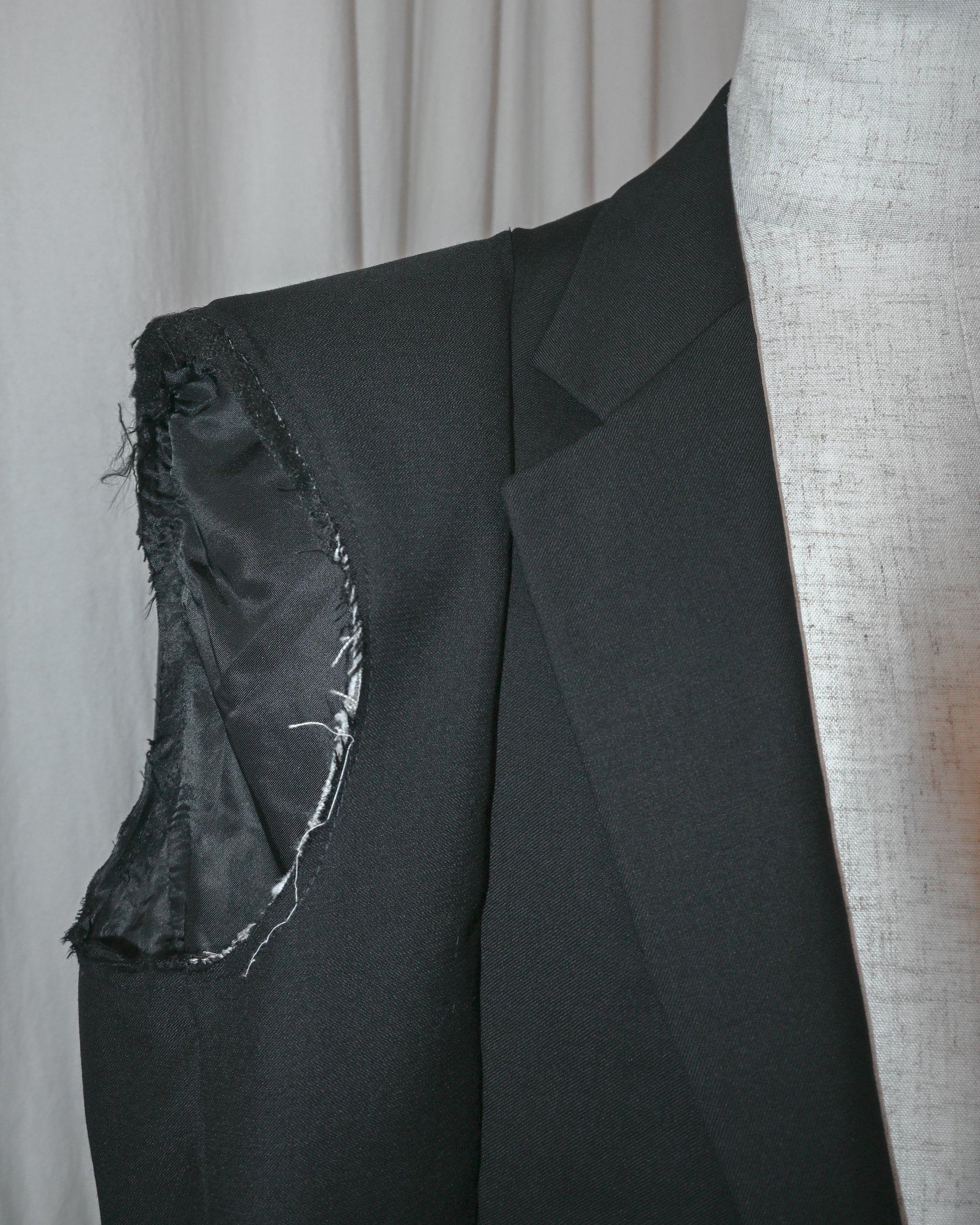 ID26-011-F / avant-garde tailored 【B】