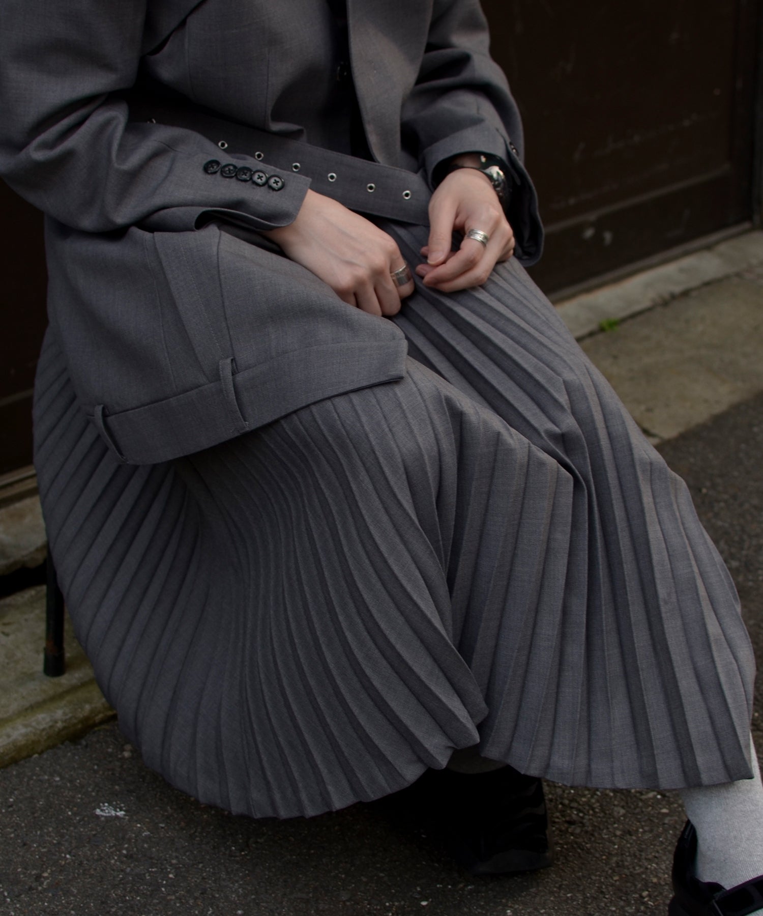 UE-003 / Asymmetrical Pleated Skirt