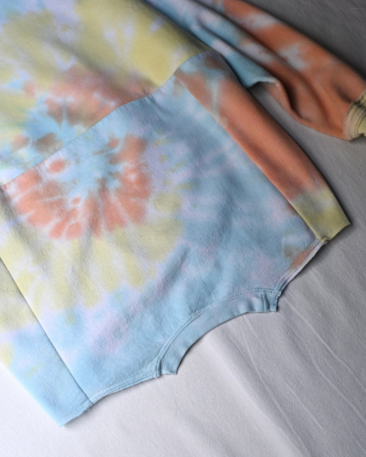 ID26-060-F / mirrored mickey sweat【A】
