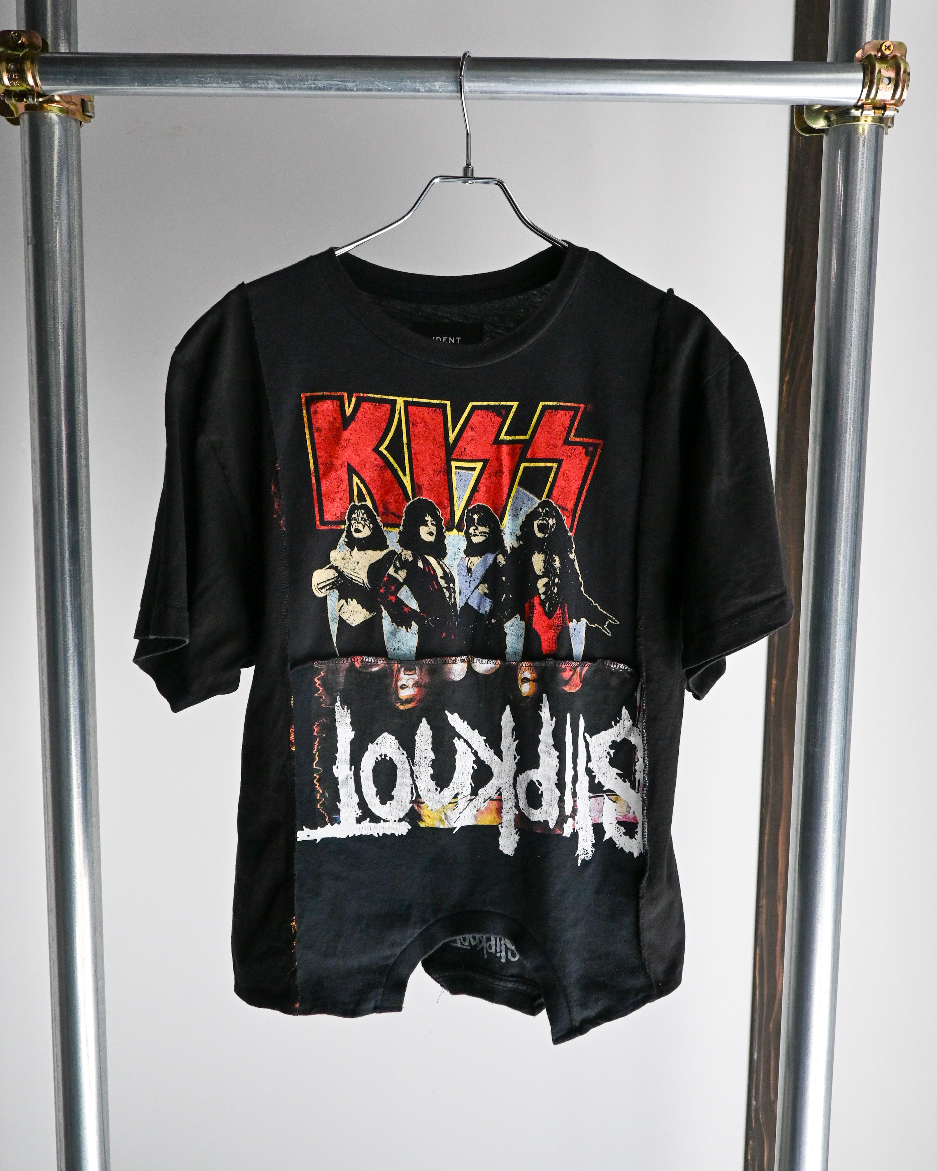 ID26−027-F / mirrored logo tee【D】