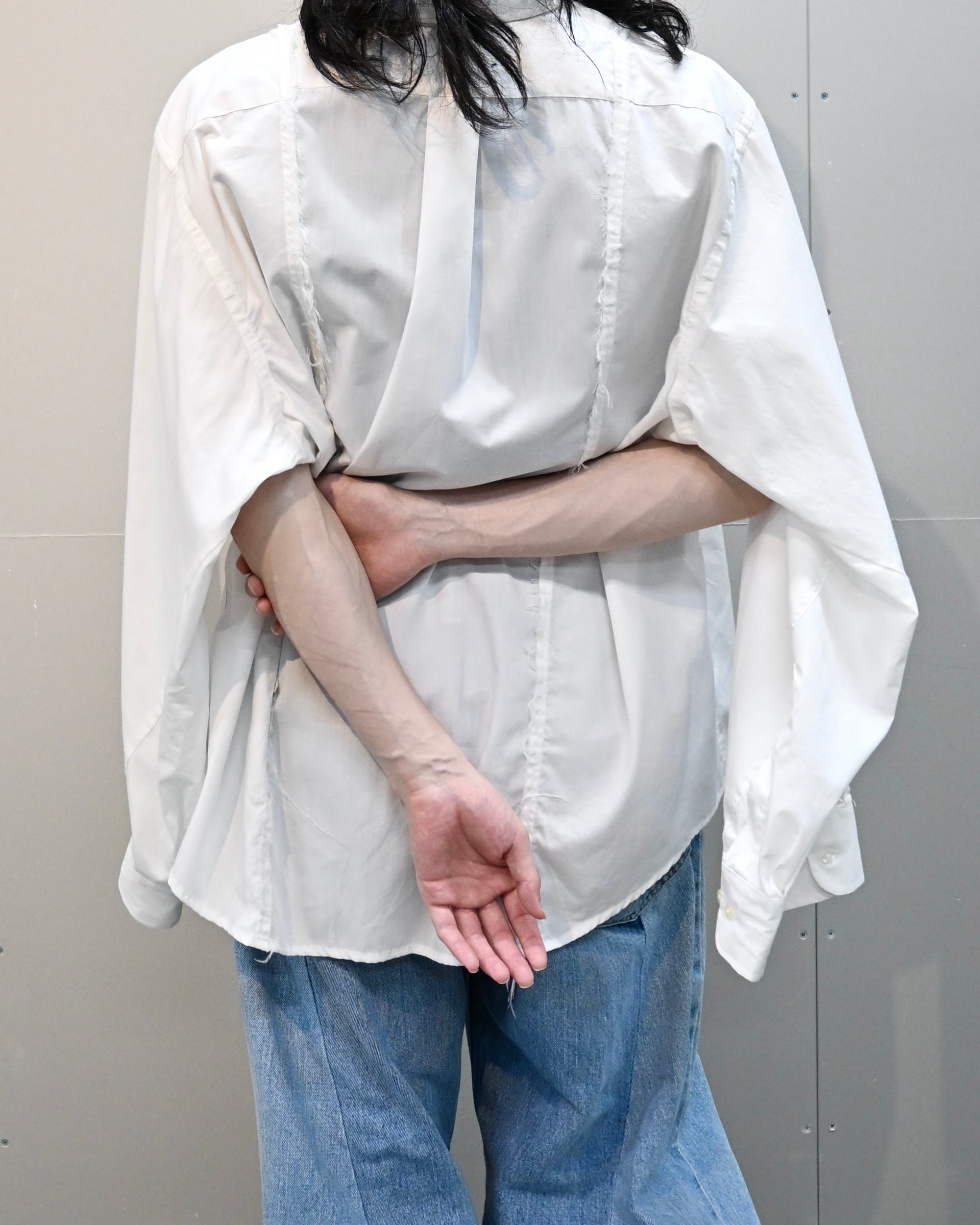 ID26-035-F / slit cape shirt【B】