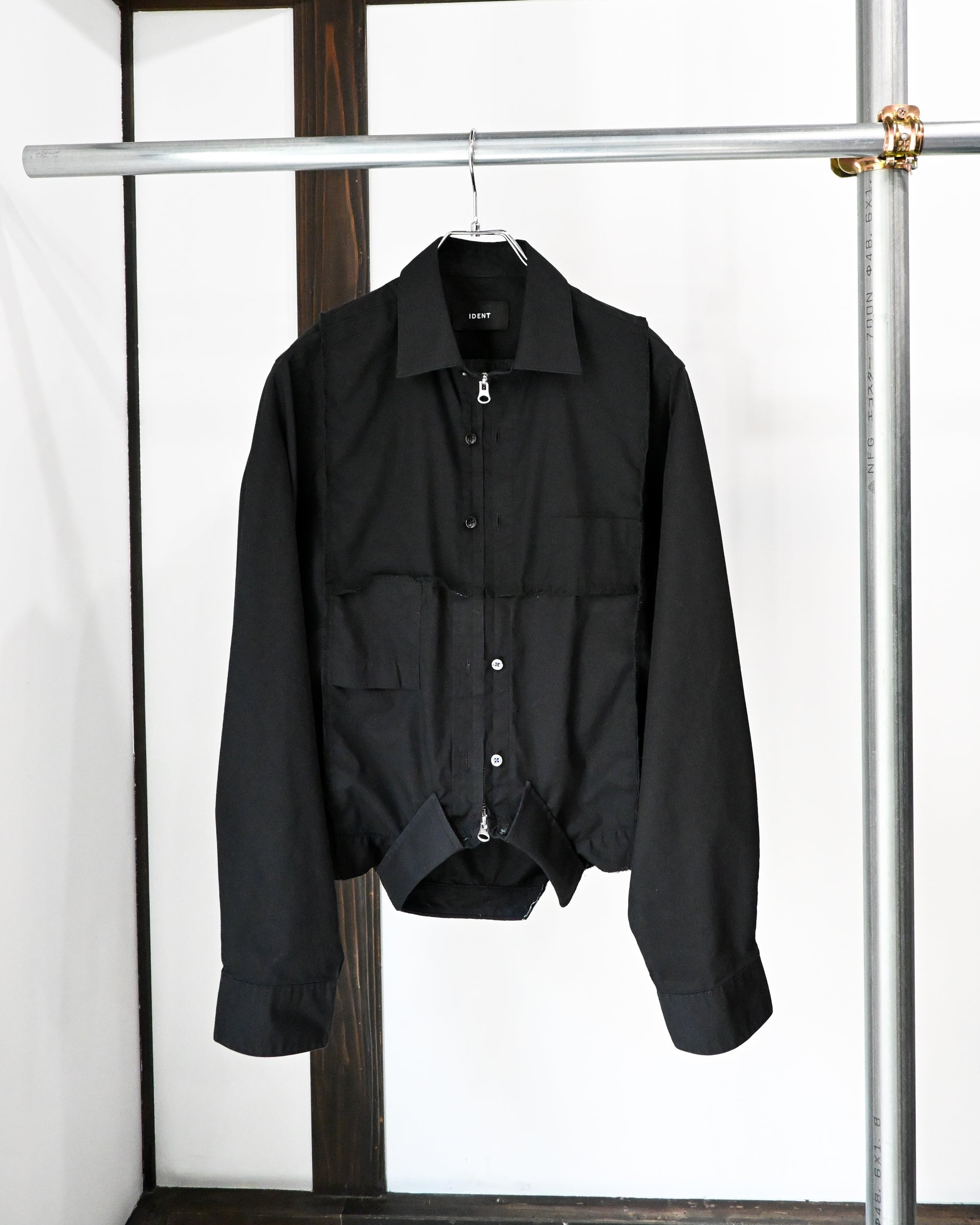 ID26−019-F / mirrored zip shirt【A】