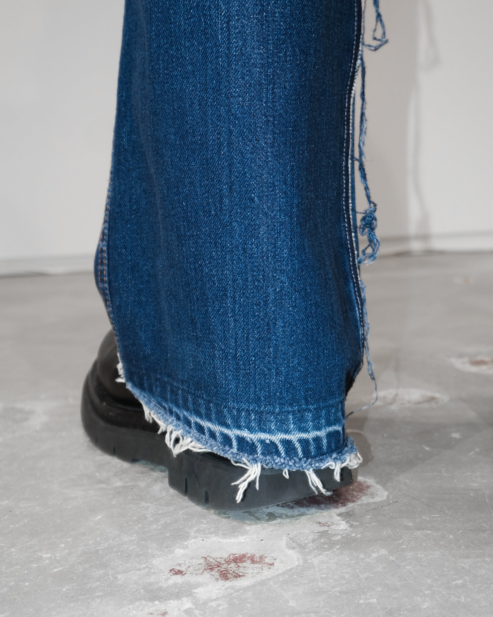 ID26-009-F / cut off straight denim【B】