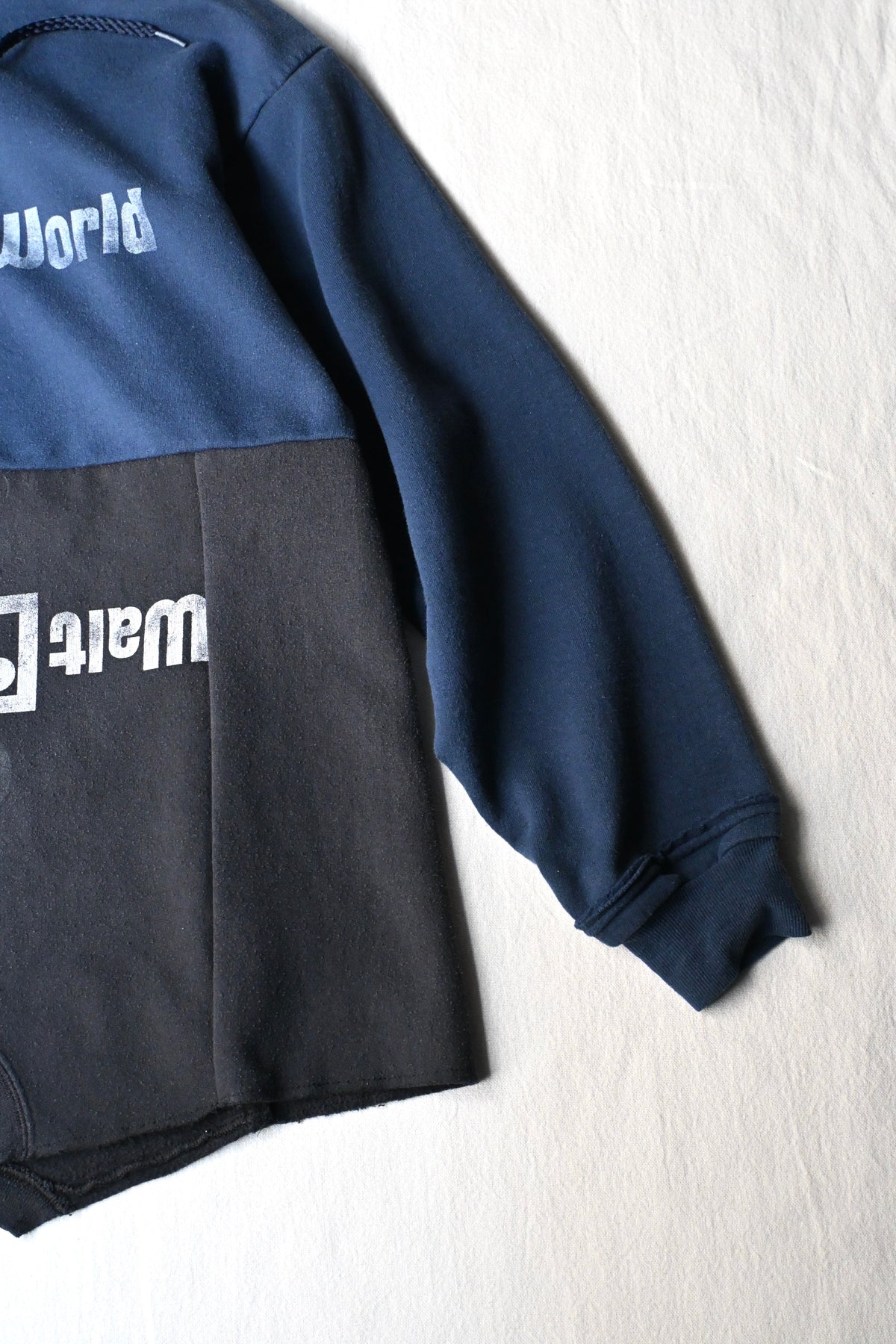 ID26-060-F / mirrored mickey sweat【C】