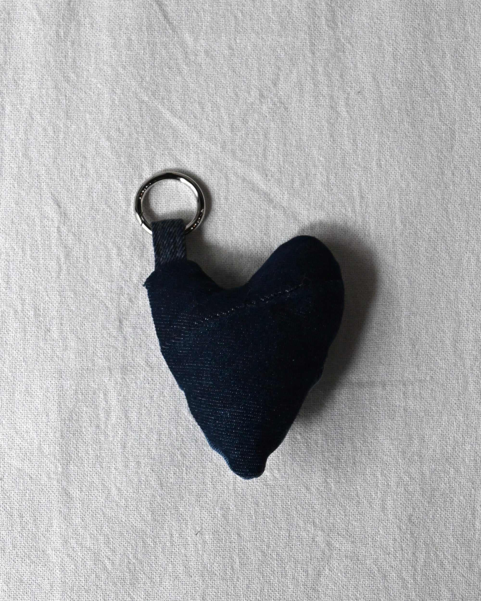 ID26-033-F/denim heart charm【A】