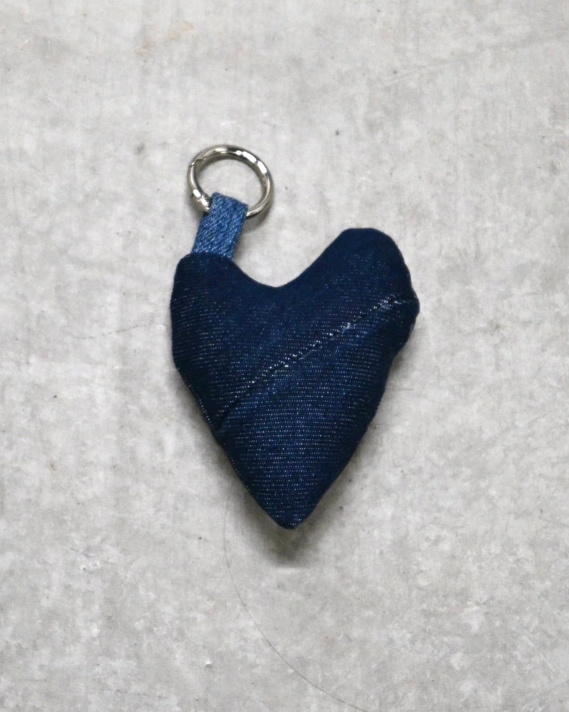 ID26-033-F /  denim heart charm【C】