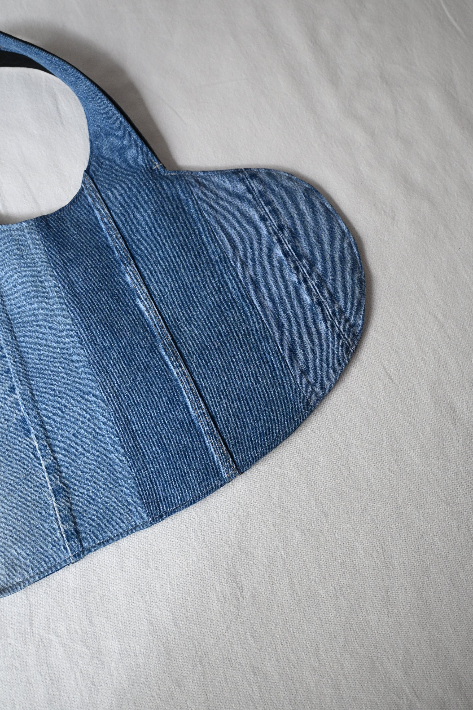 ID26-034–F / denim heart bag【A】