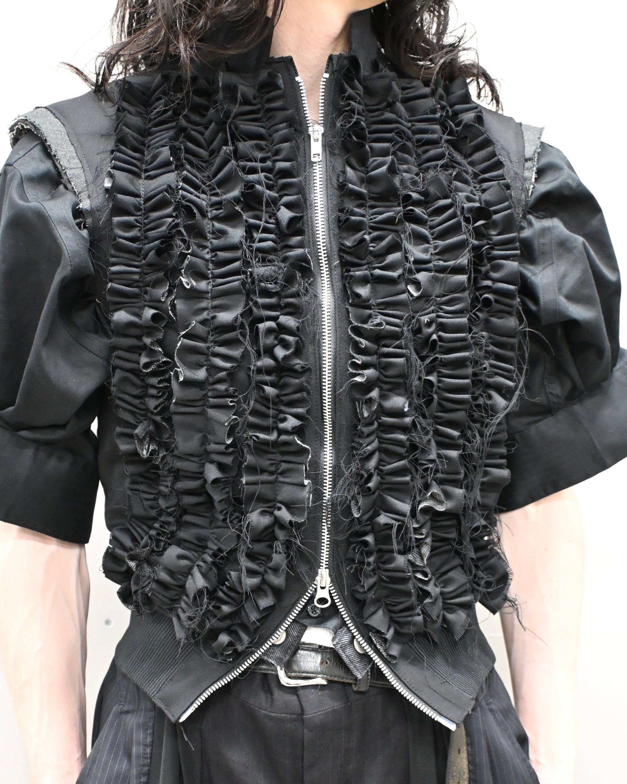 ID26-032-F / tailored frill vest【A】