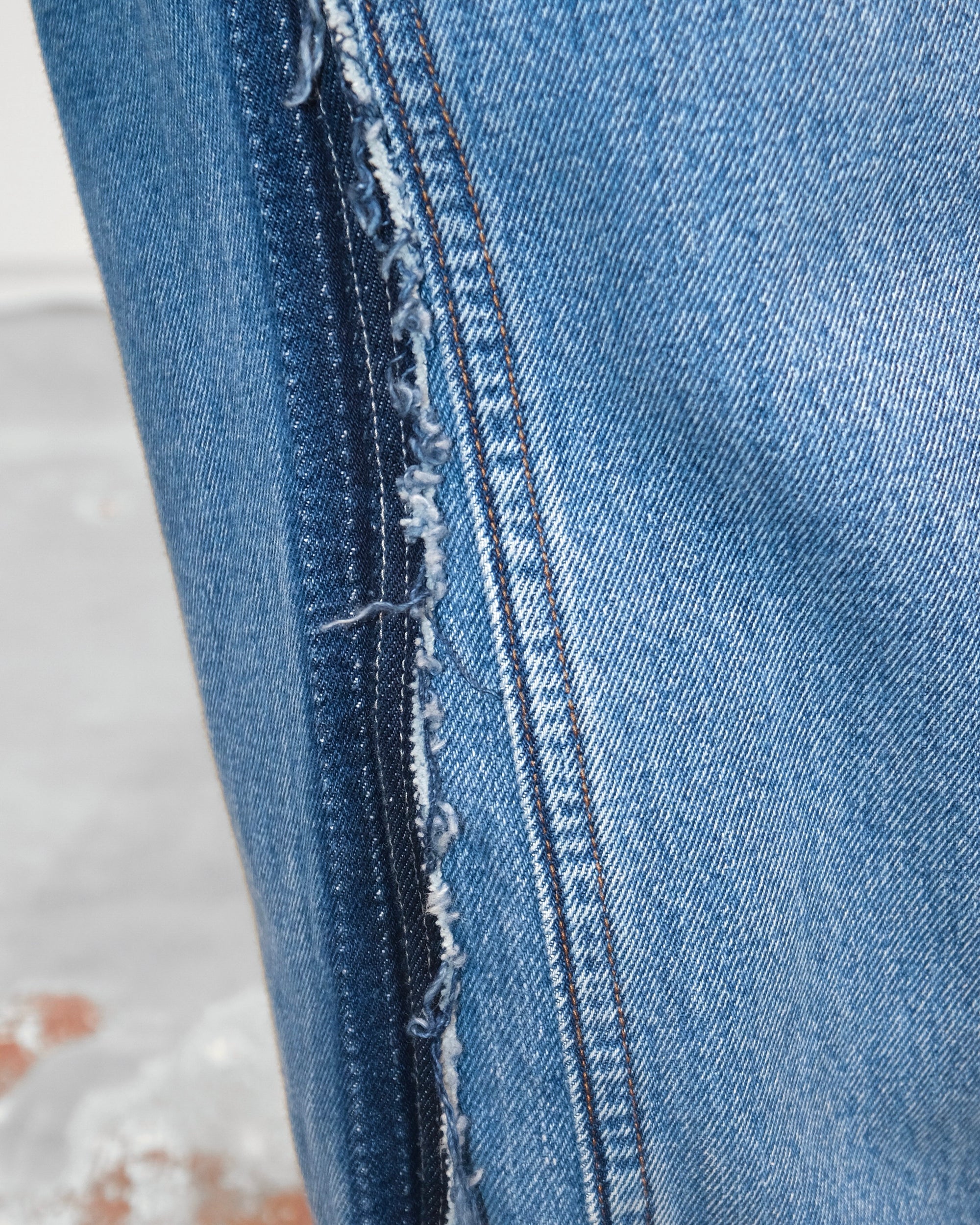 ID26-009-F / cut off straight denim【A】