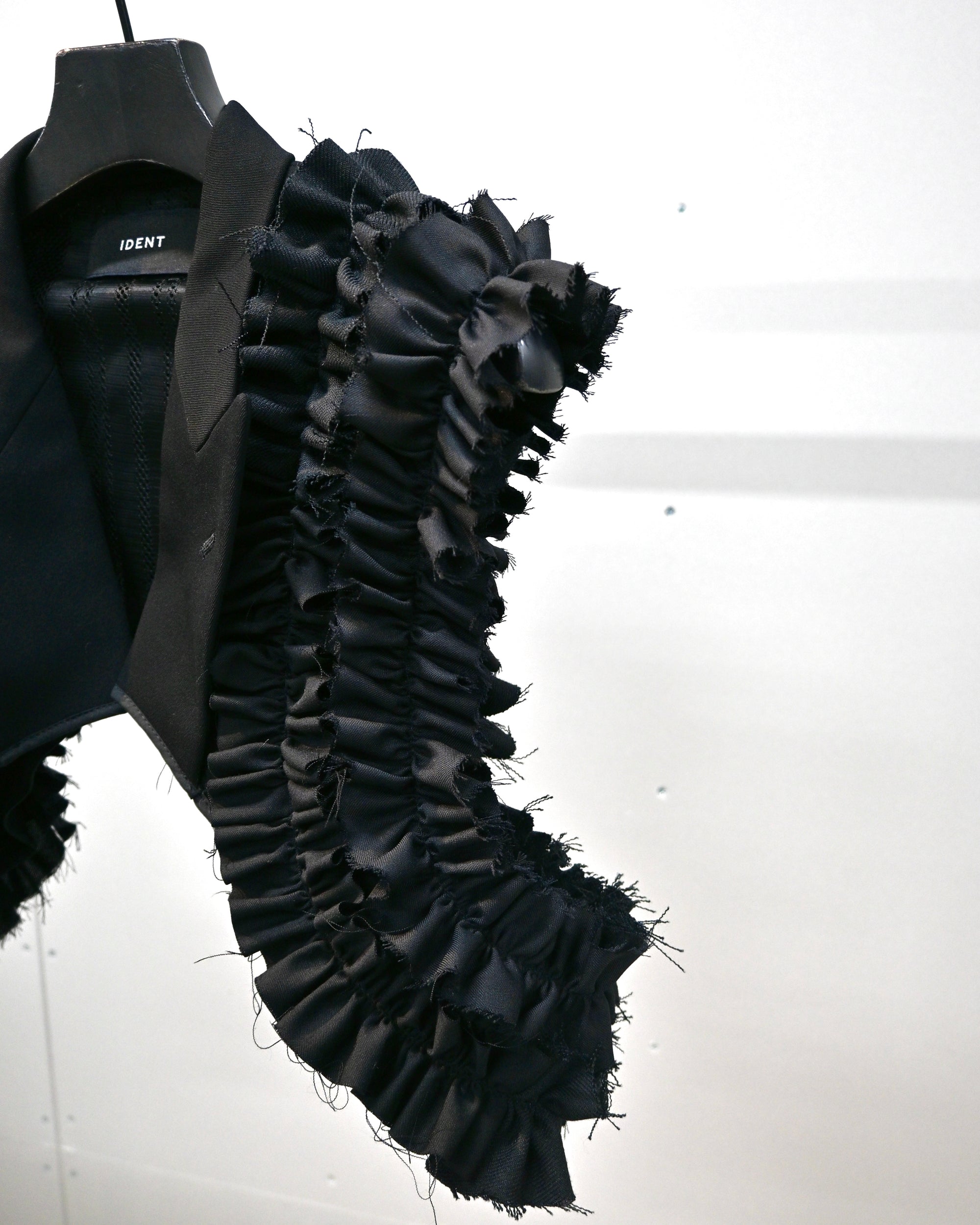 ID26-030-01-F / tailored frill harness【B】