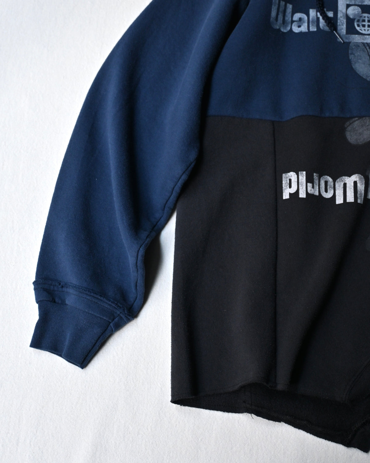 ID26-060-F / mirrored mickey sweat【C】