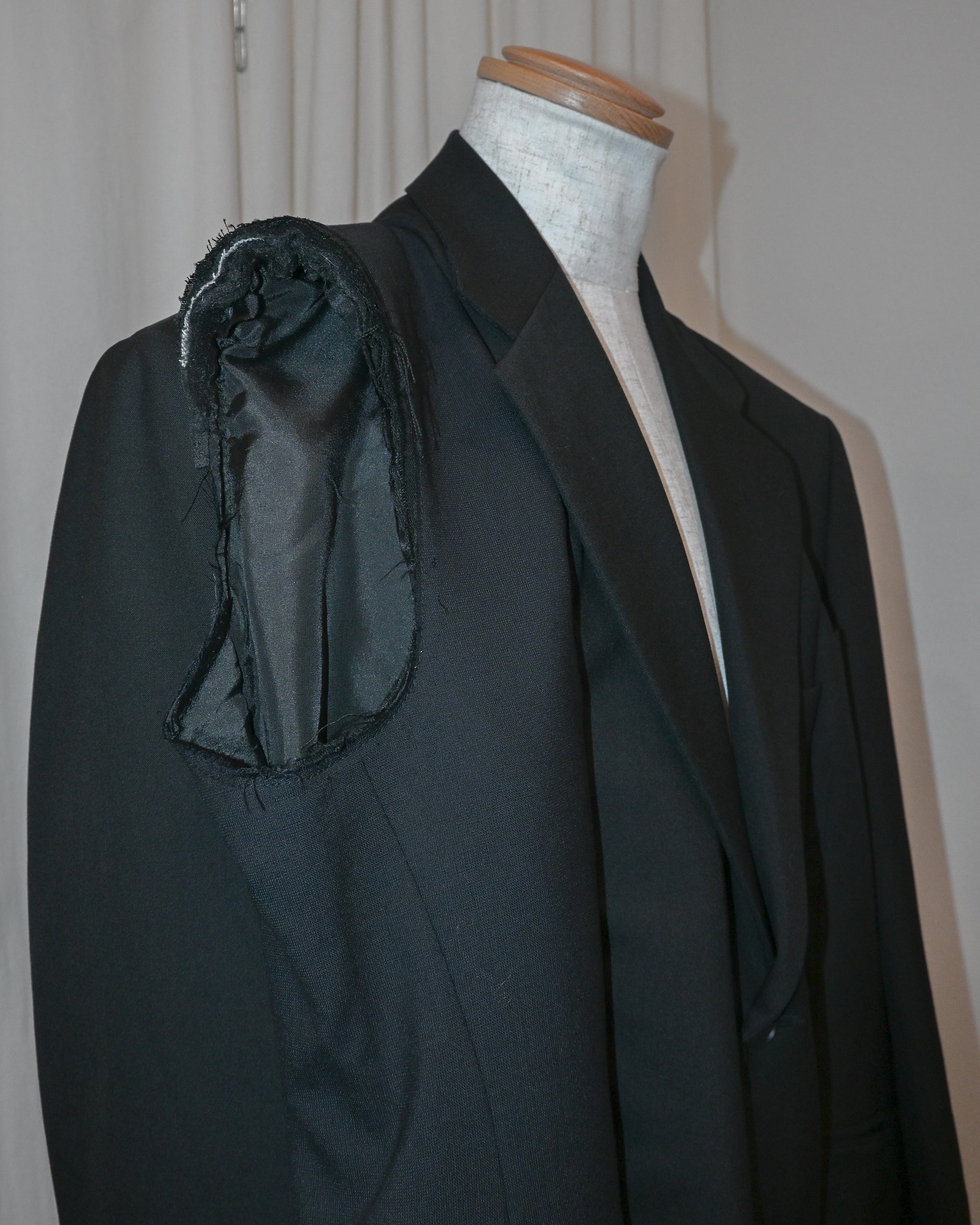 ID26-011-F / avant-garde tailored 【A】