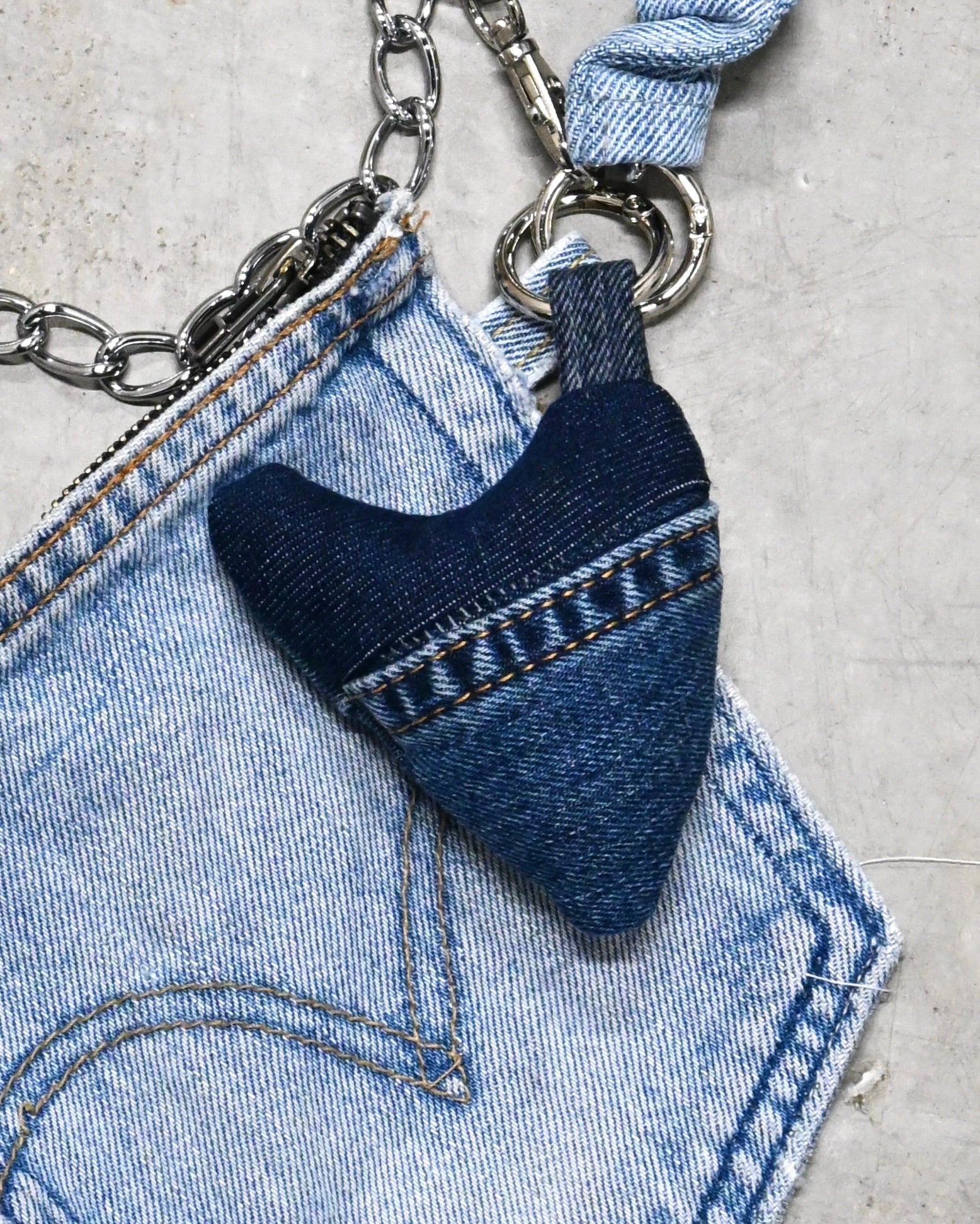 ID26-033-F /  denim heart charm【E】