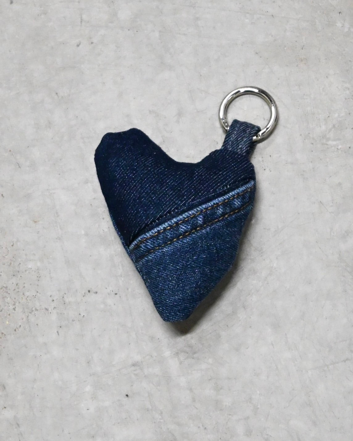 ID26-033-F /  denim heart charm【D】