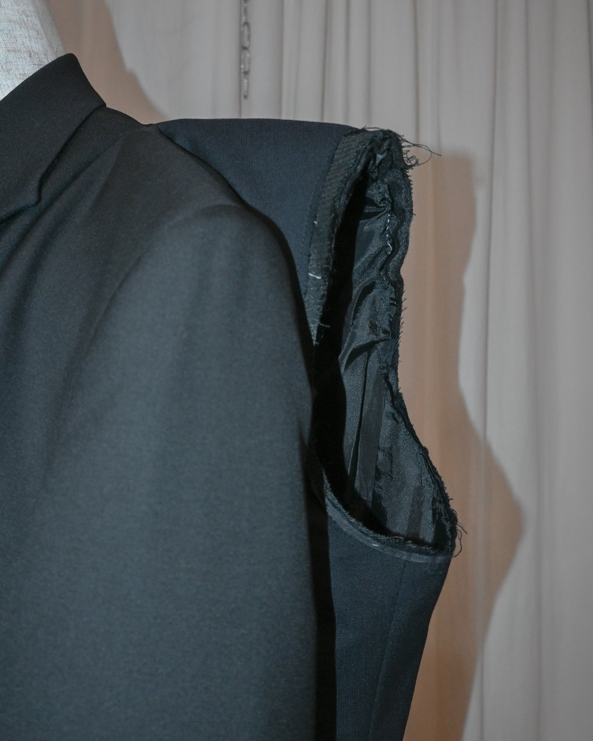 ID26-011-F / avant-garde tailored 【A】