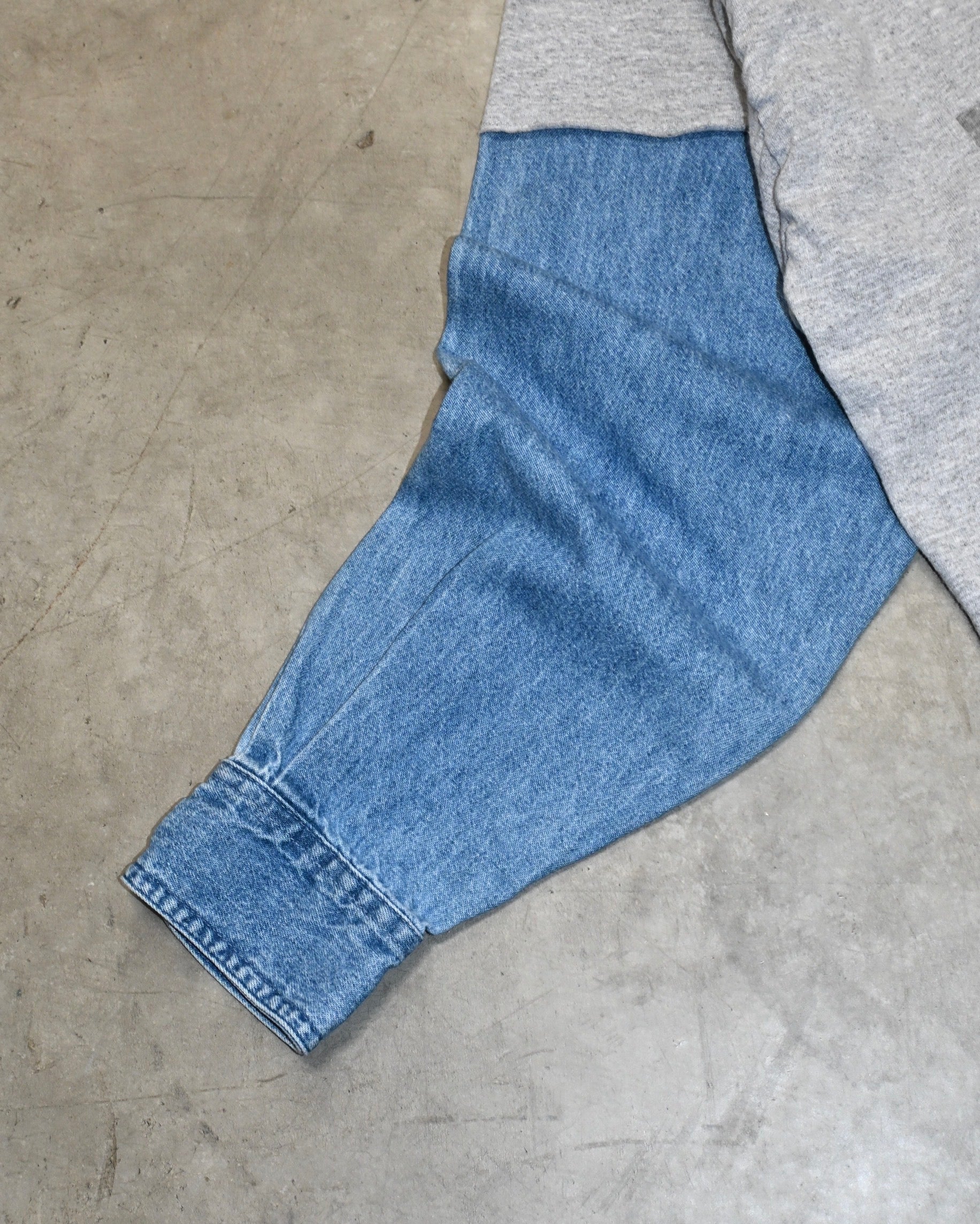 ID26-038-F / layered zip mickey top【A】