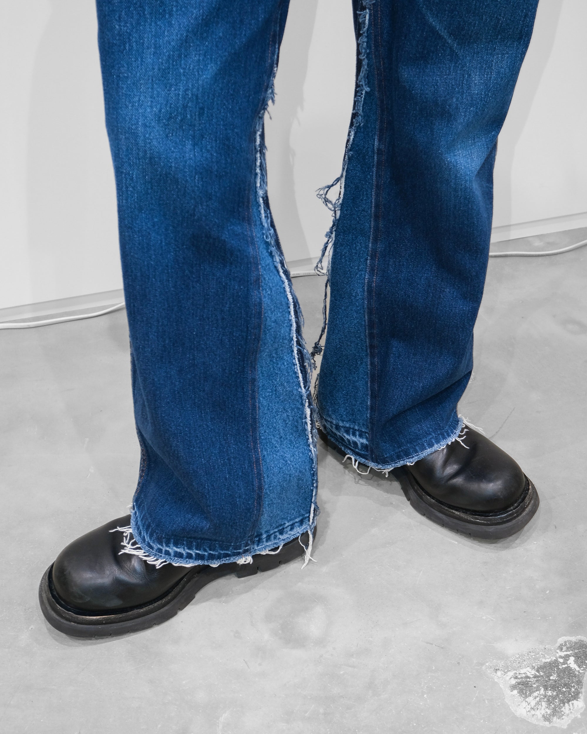 ID26-009-F / cut off straight denim【B】