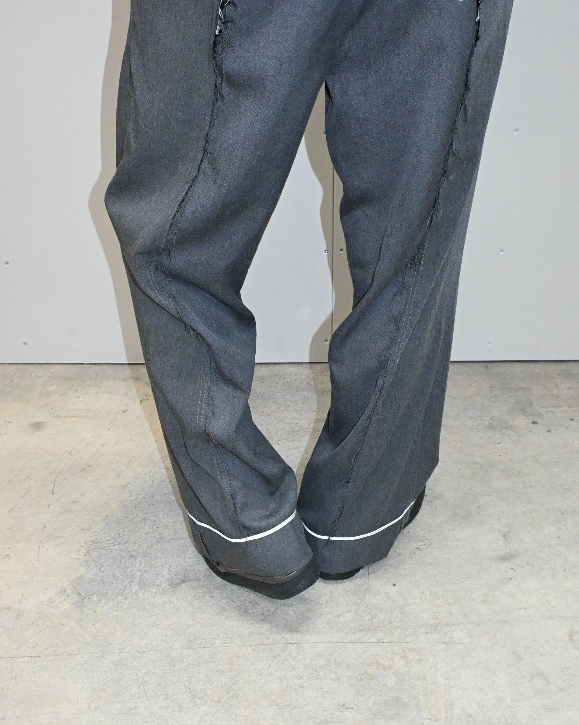 ID26-046-M / docking straight slacks【A】
