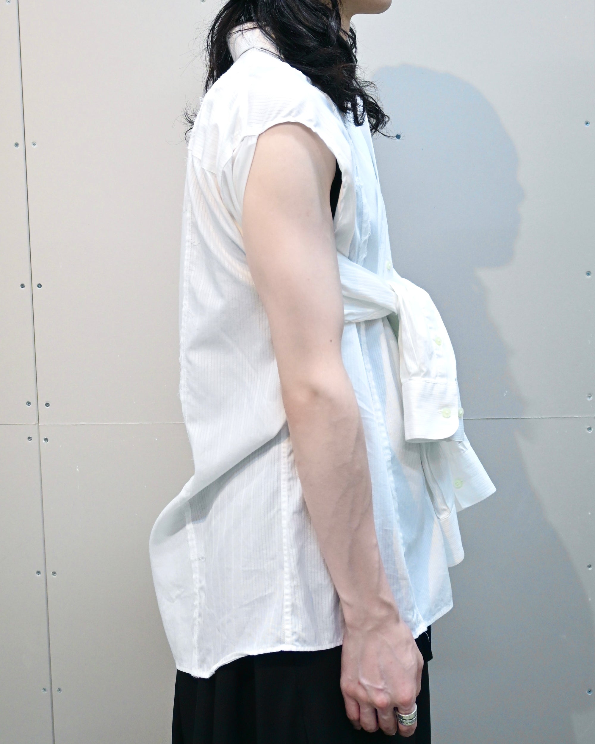 ID26-035-F / slit cape shirt【C】