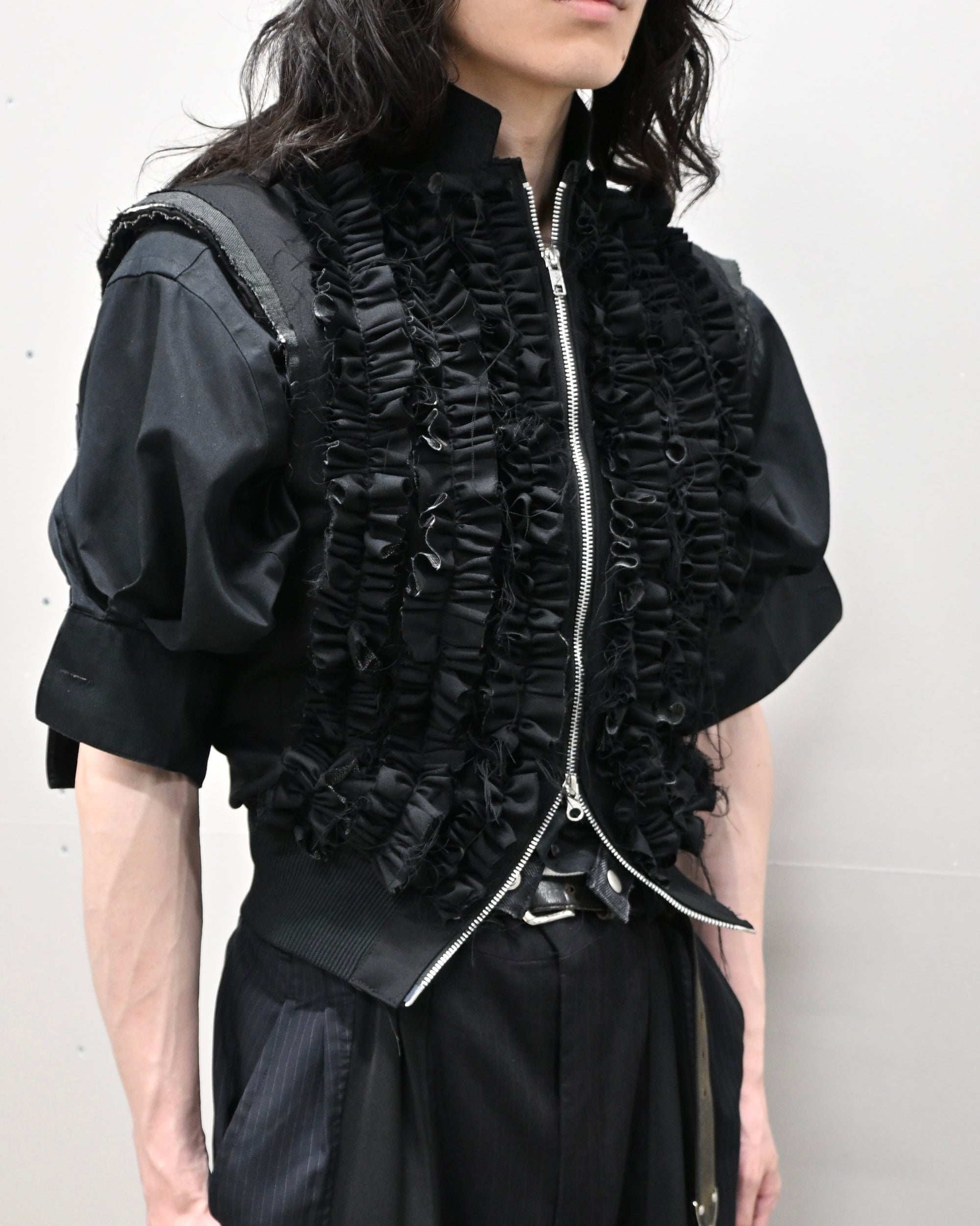 ID26-032-F / tailored frill vest【A】