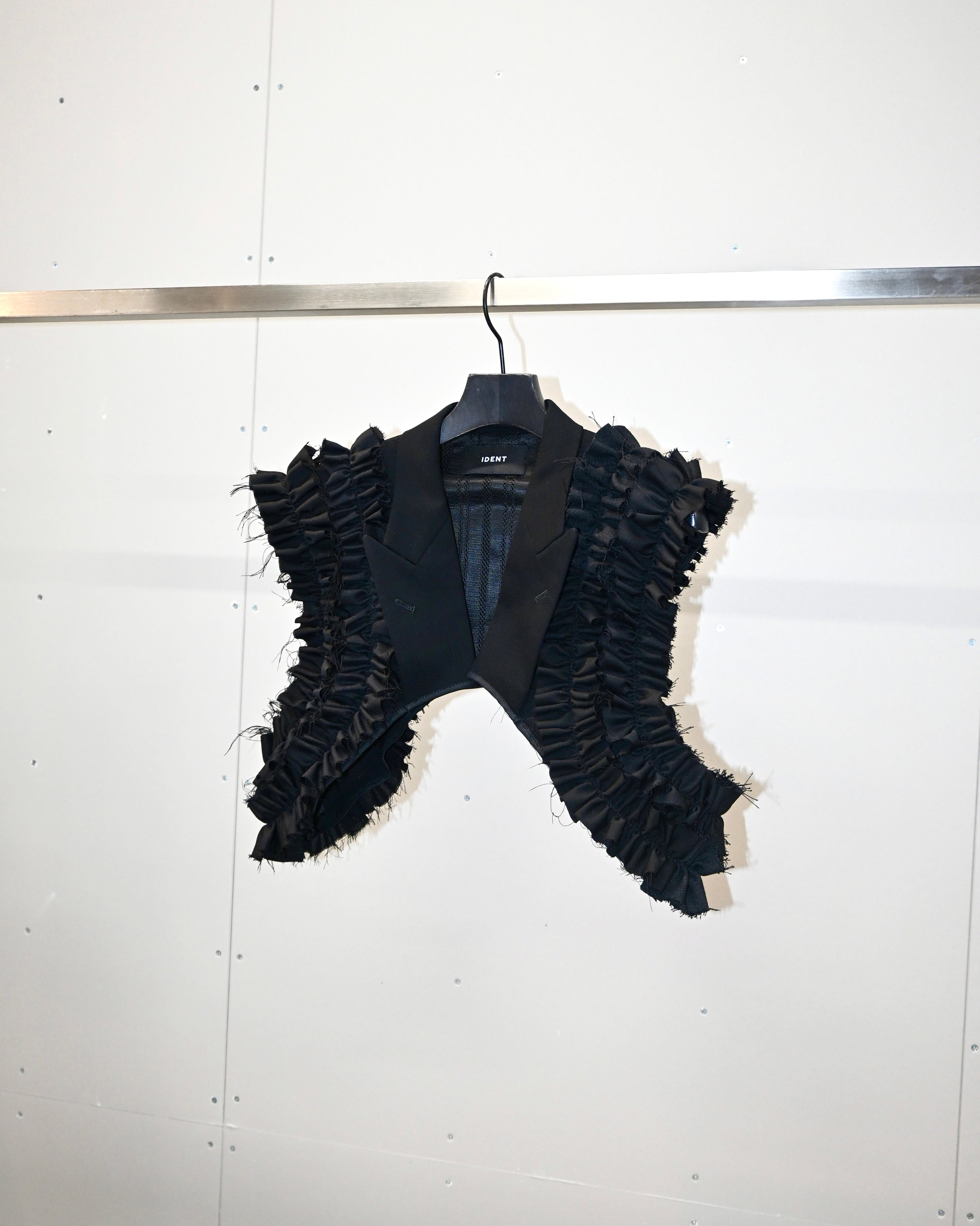 ID26-030-01-F / tailored frill harness【B】
