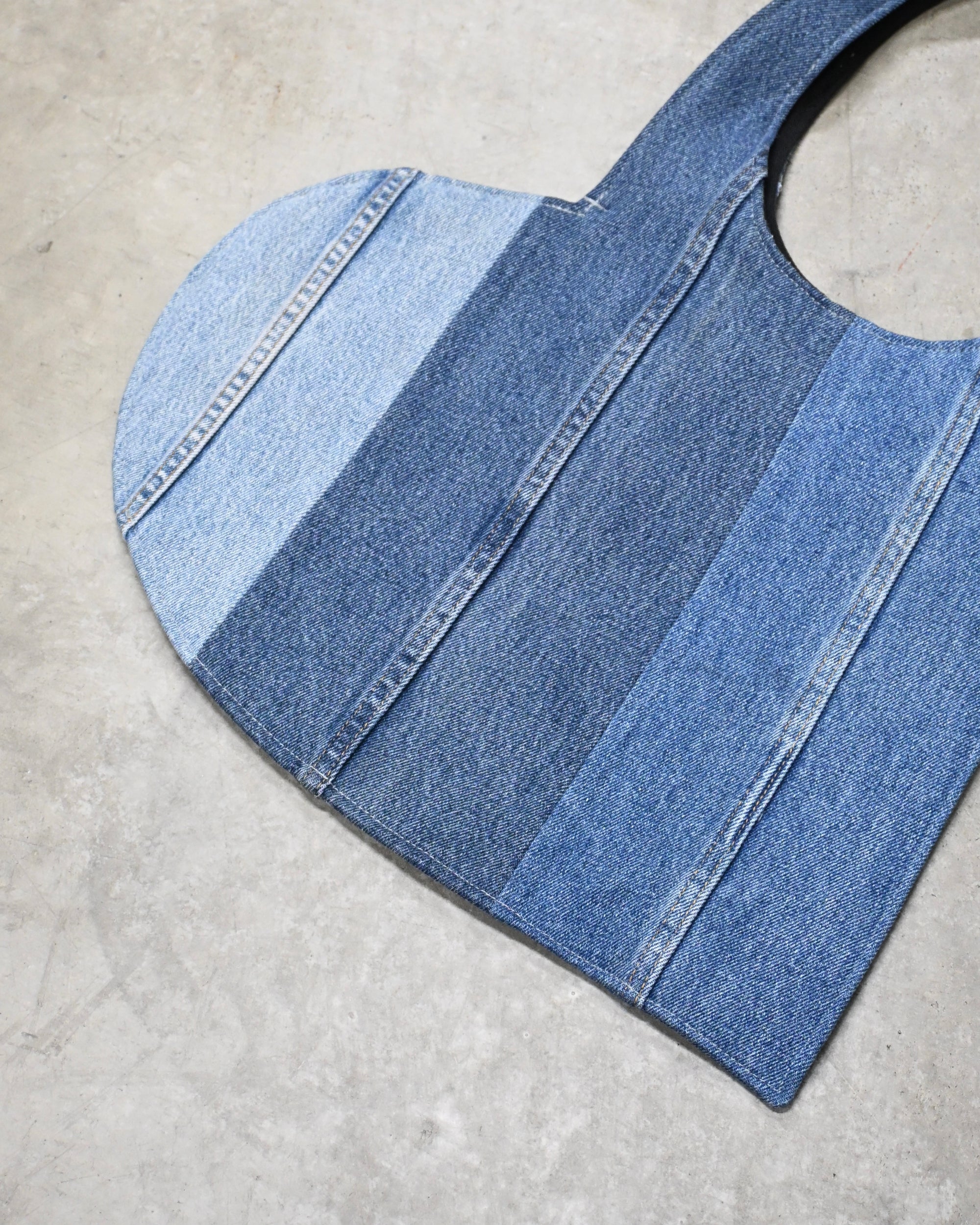 ID26-034-F /  denim heart bag【E】