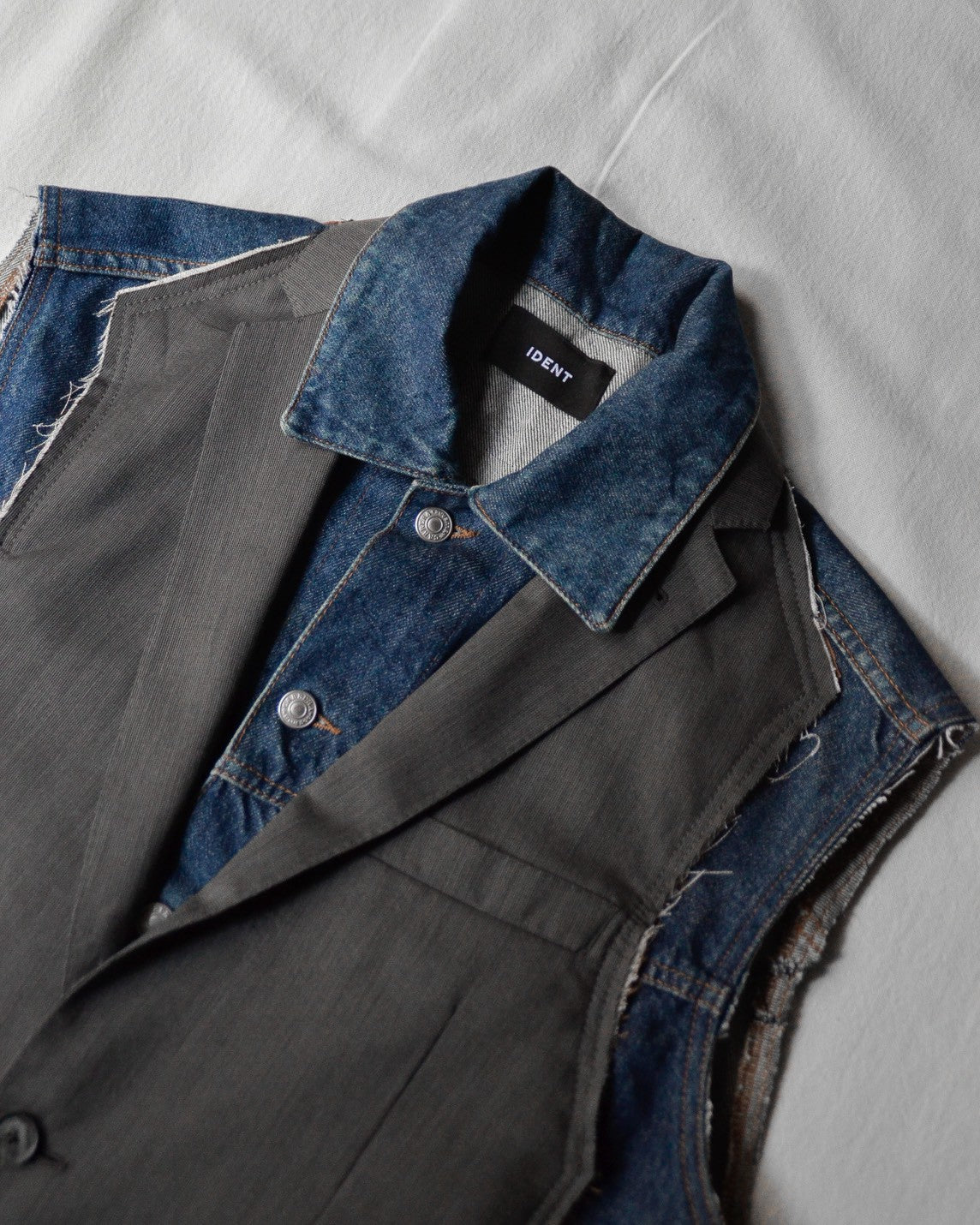 ID25-021 / hybrid layered vest【A】