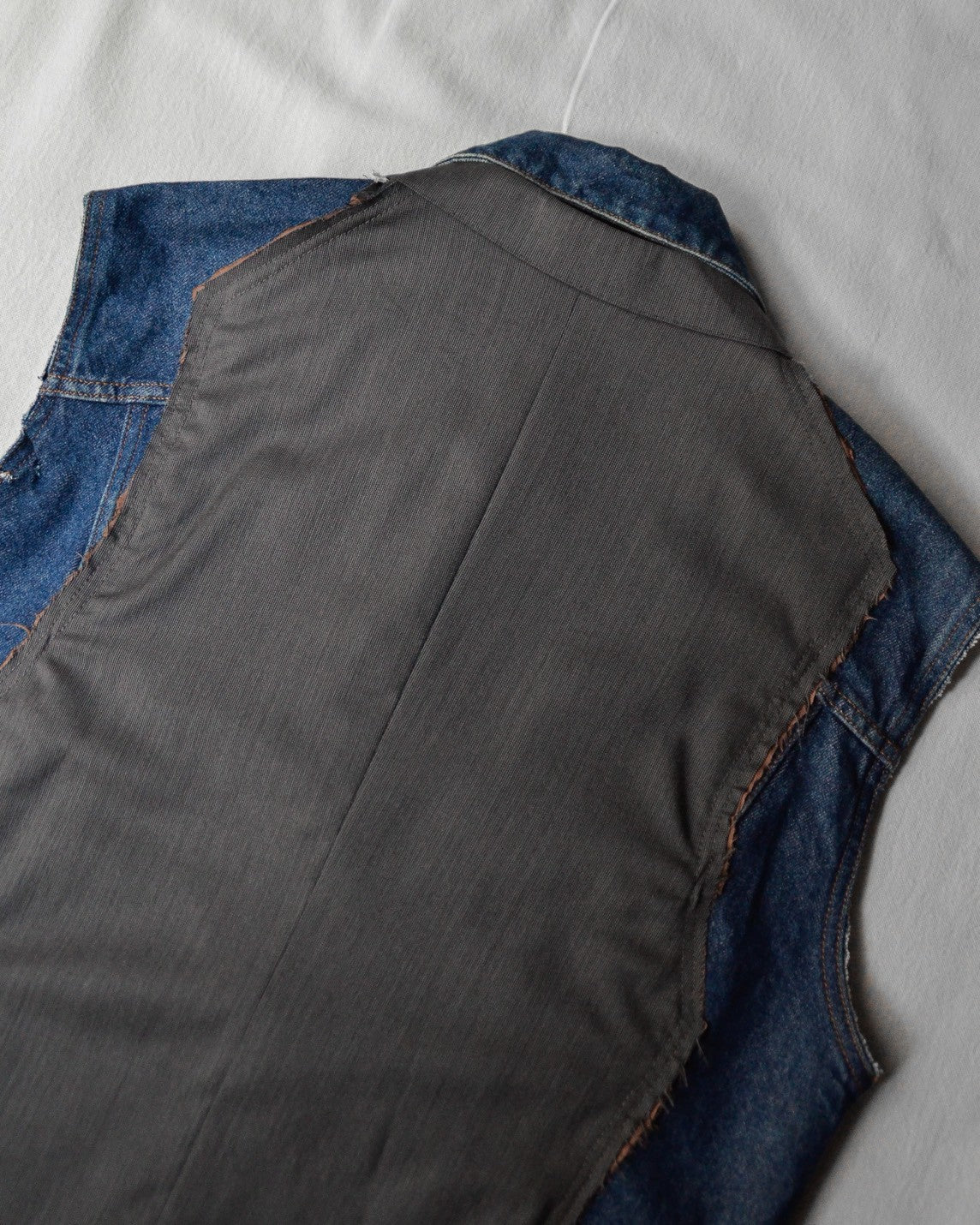 ID25-021 / hybrid layered vest【A】