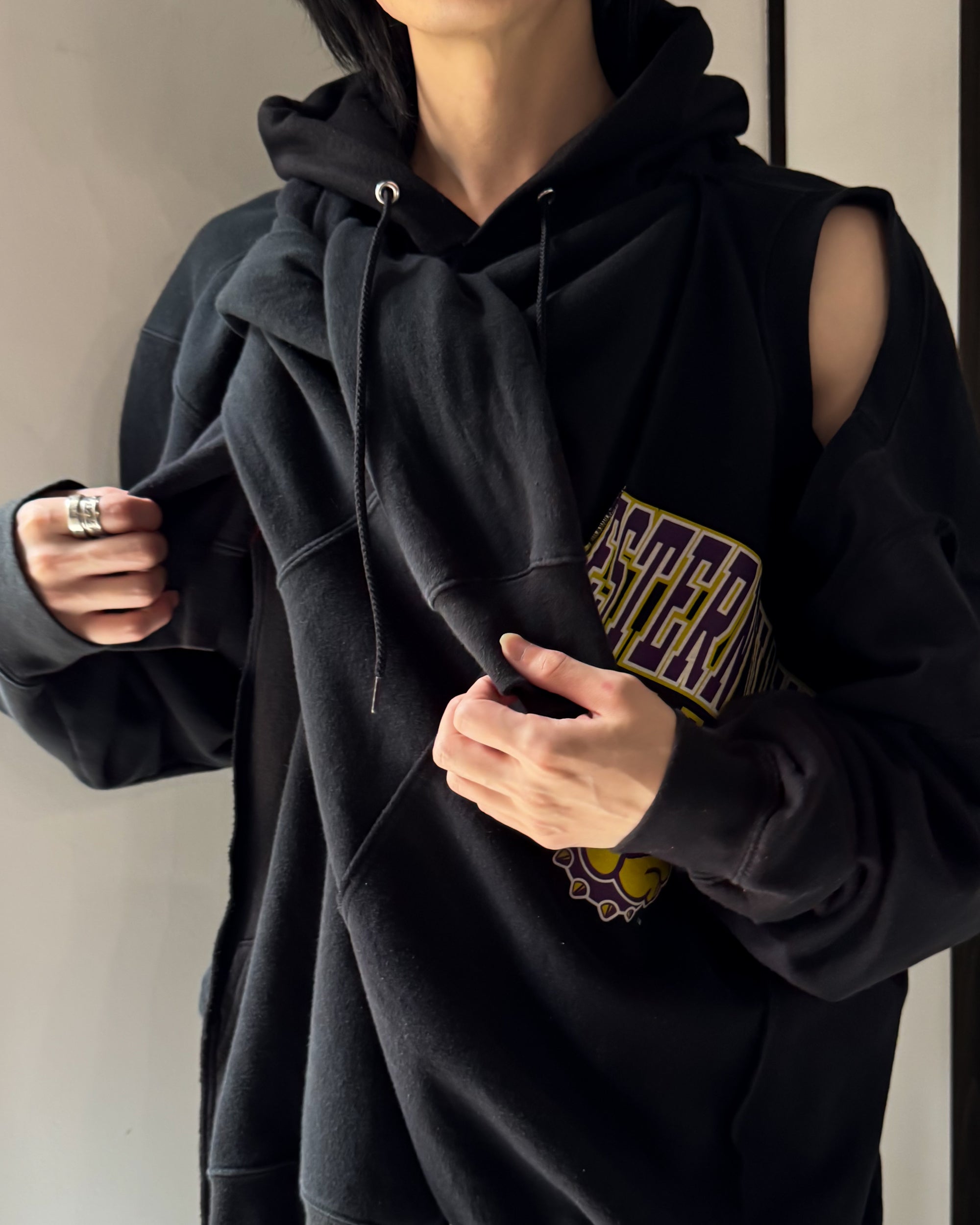 ID25-018 / two face sweat【A】