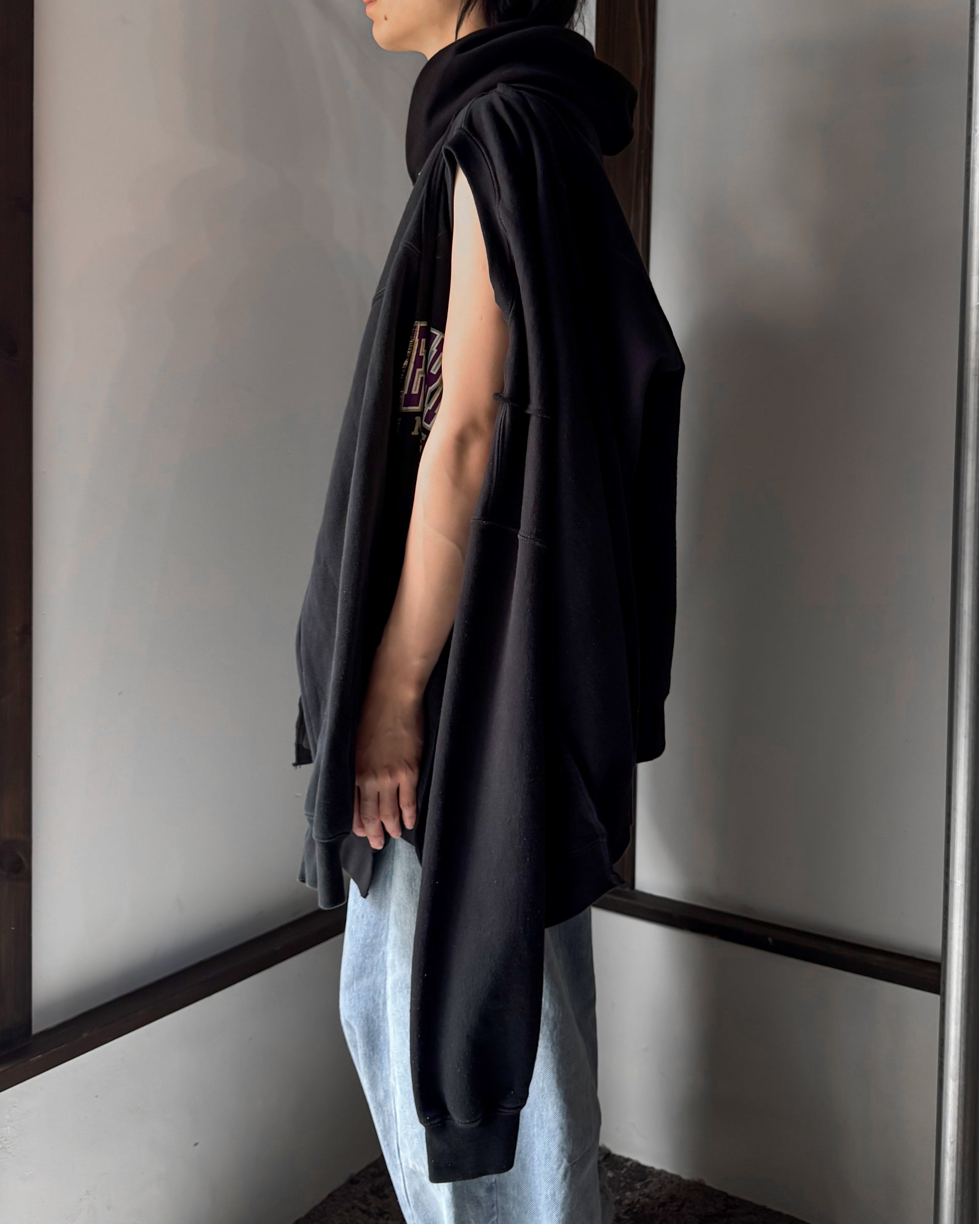 ID25-018 / two face sweat【A】