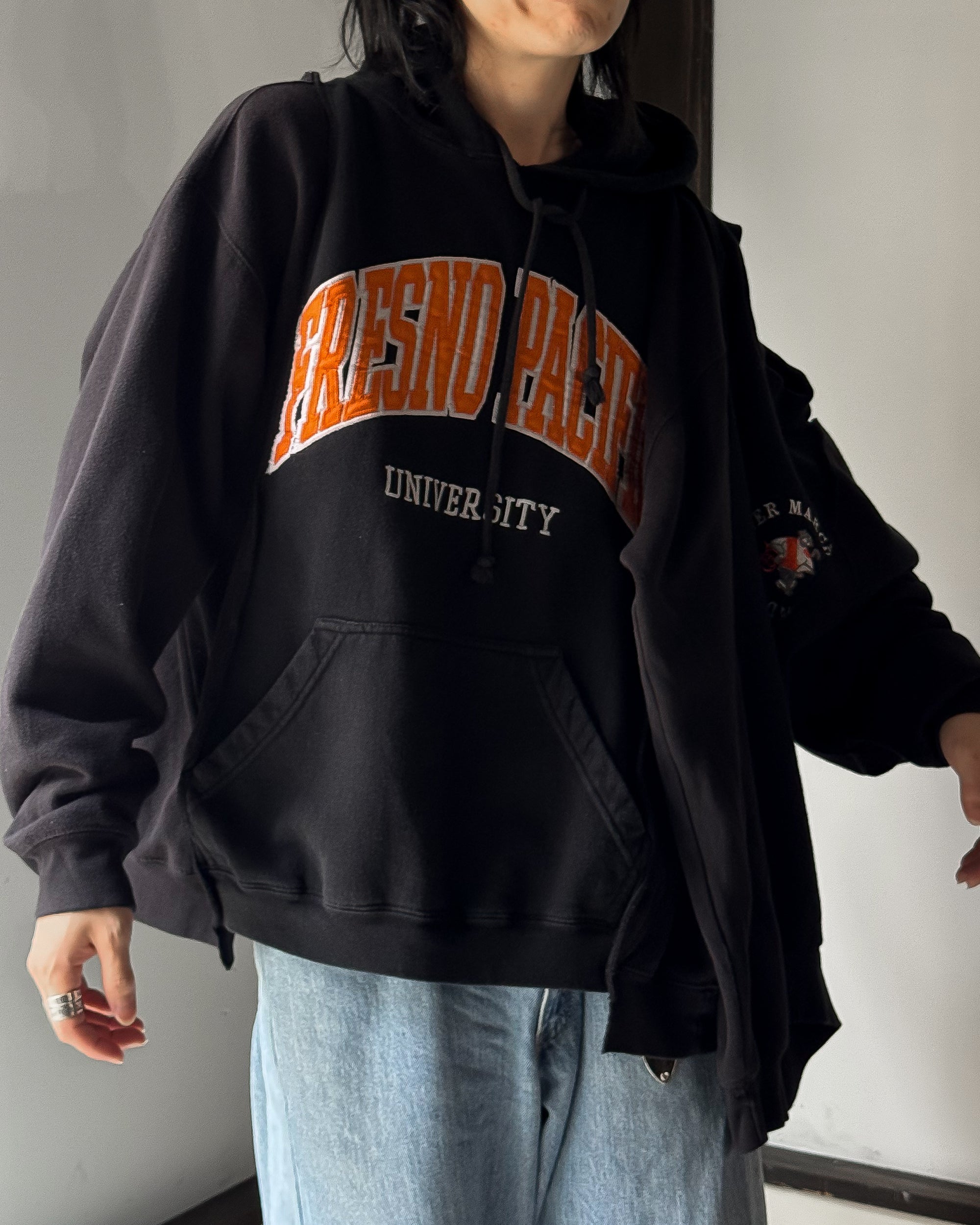 ID25-018 / two face sweat【C】