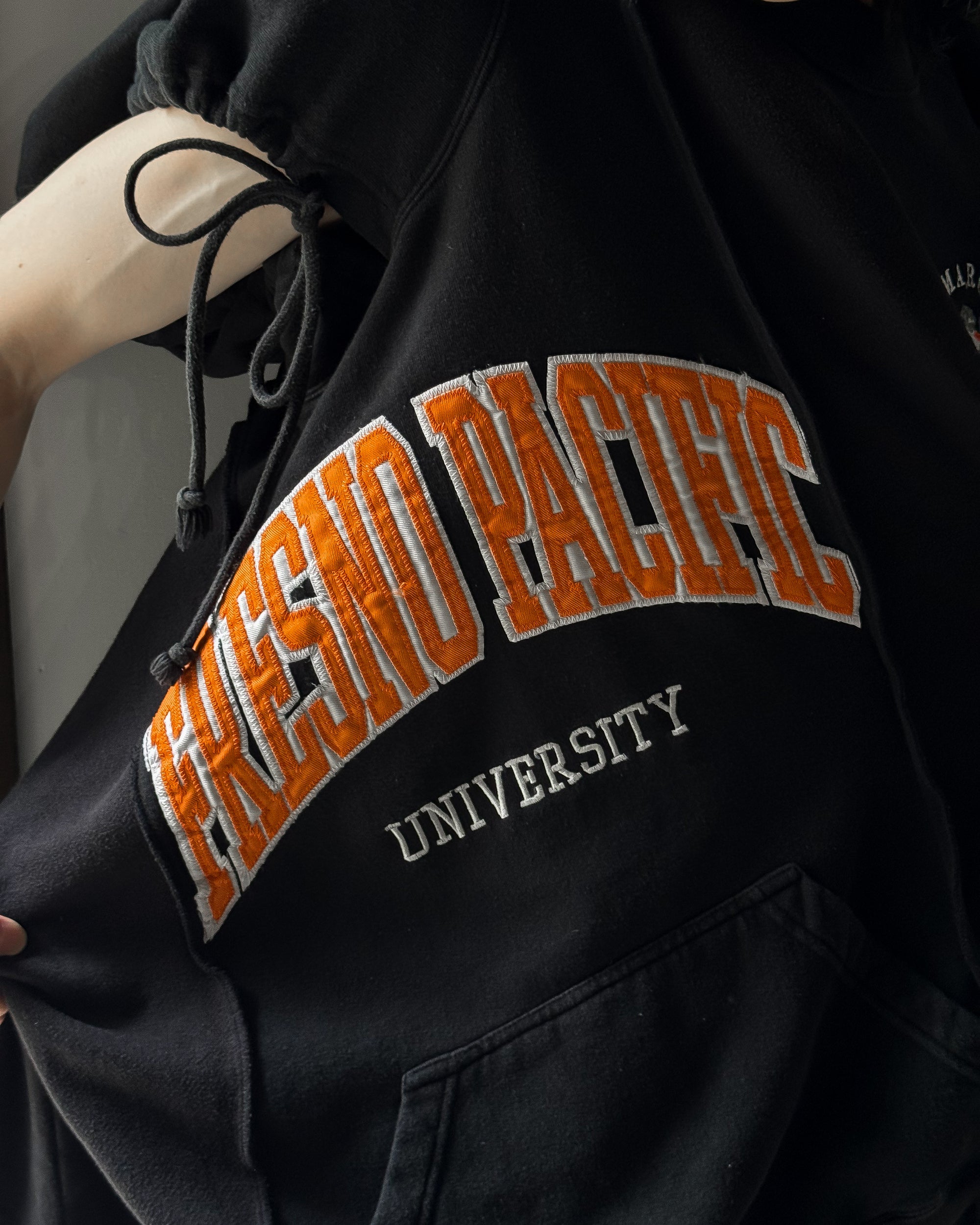 ID25-018 / two face sweat【C】